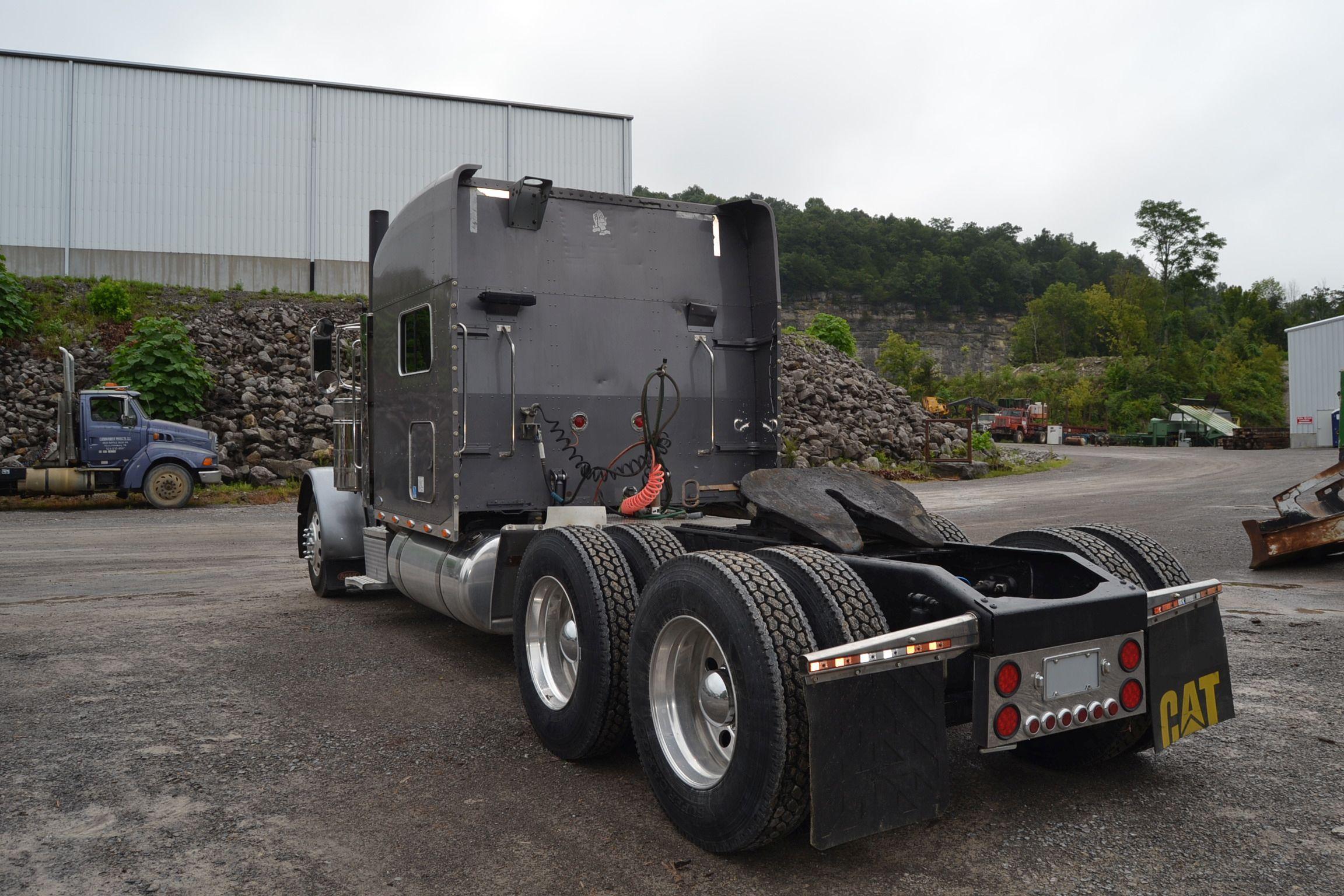 "2006 PETERBUILT 370 EXHD ROAD TRACTOR W/SLEEPER W/C15 CAT ENGINE W/18 SPD TRANS W/AIR RIDE W/NEW 11