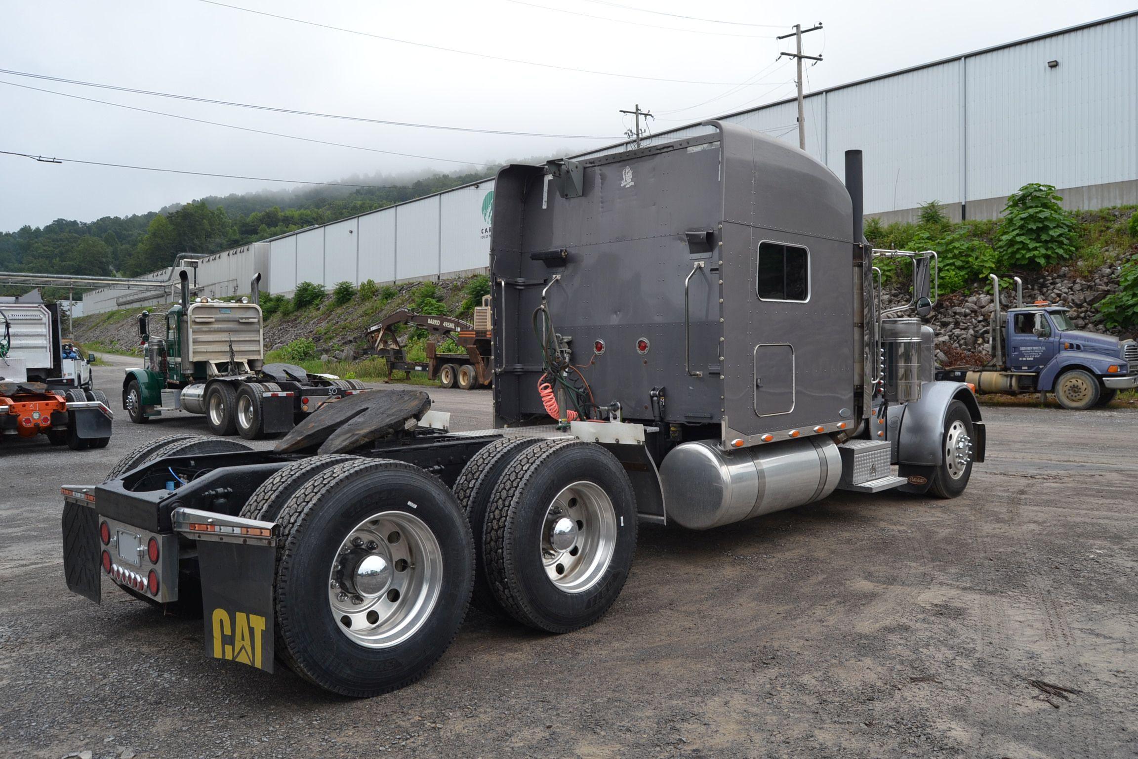"2006 PETERBUILT 370 EXHD ROAD TRACTOR W/SLEEPER W/C15 CAT ENGINE W/18 SPD TRANS W/AIR RIDE W/NEW 11