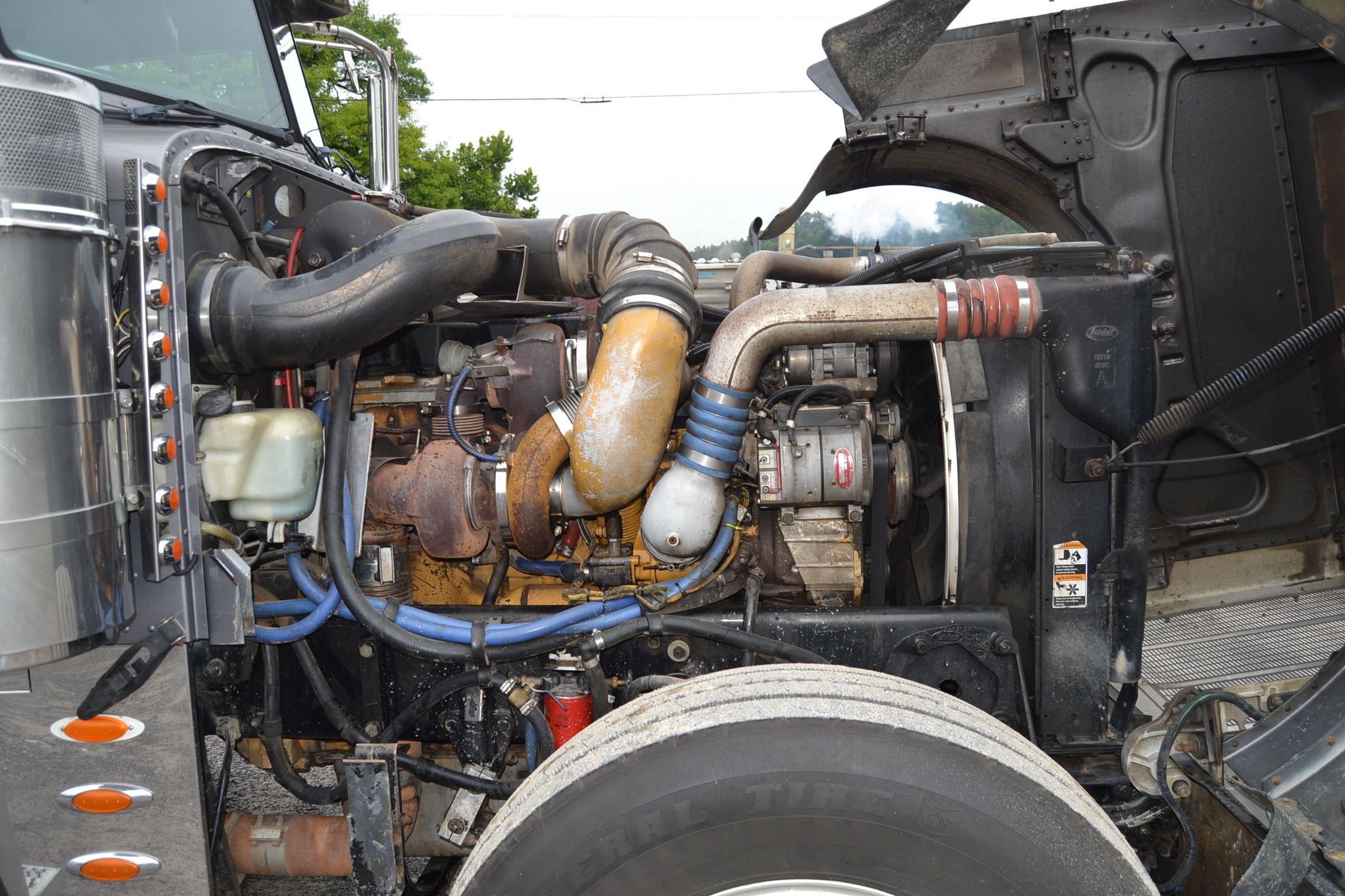 "2006 PETERBUILT 370 EXHD ROAD TRACTOR W/SLEEPER W/C15 CAT ENGINE W/18 SPD TRANS W/AIR RIDE W/NEW 11