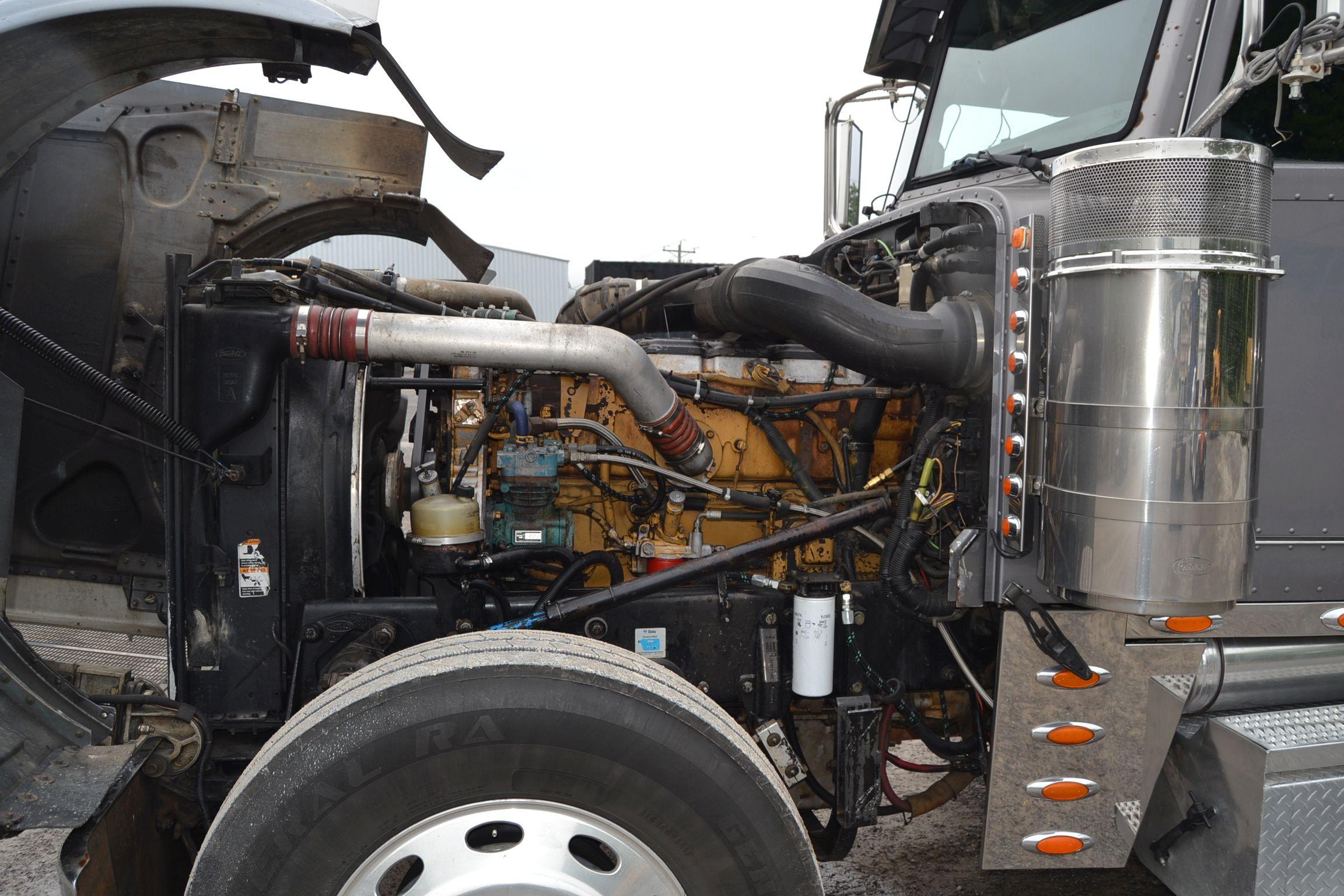 "2006 PETERBUILT 370 EXHD ROAD TRACTOR W/SLEEPER W/C15 CAT ENGINE W/18 SPD TRANS W/AIR RIDE W/NEW 11