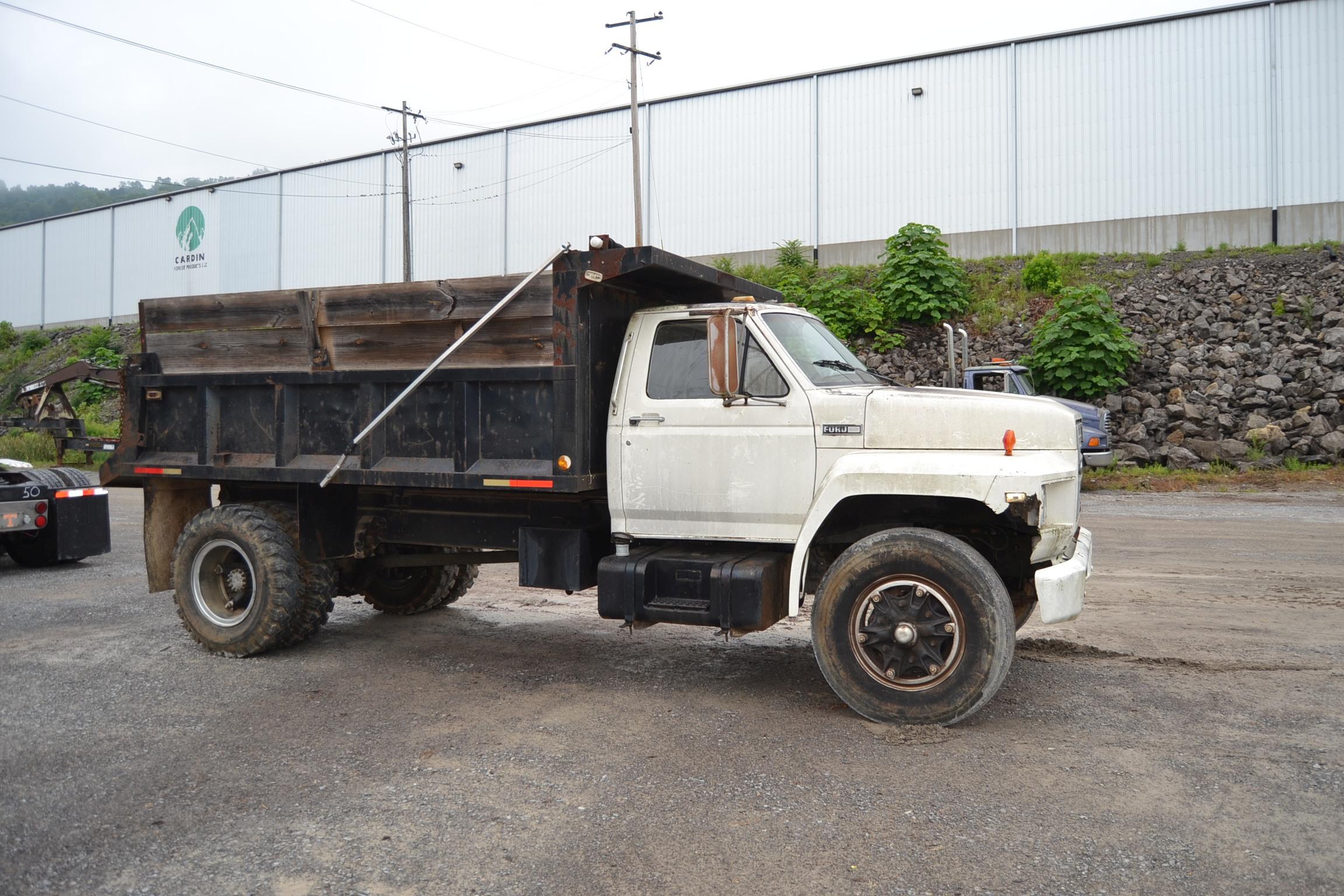 "1984 FORD SINGLE AXLE DUMP TRUCK W/V-8 GAS ENGINE W/5 & 2 SPEED TRANS