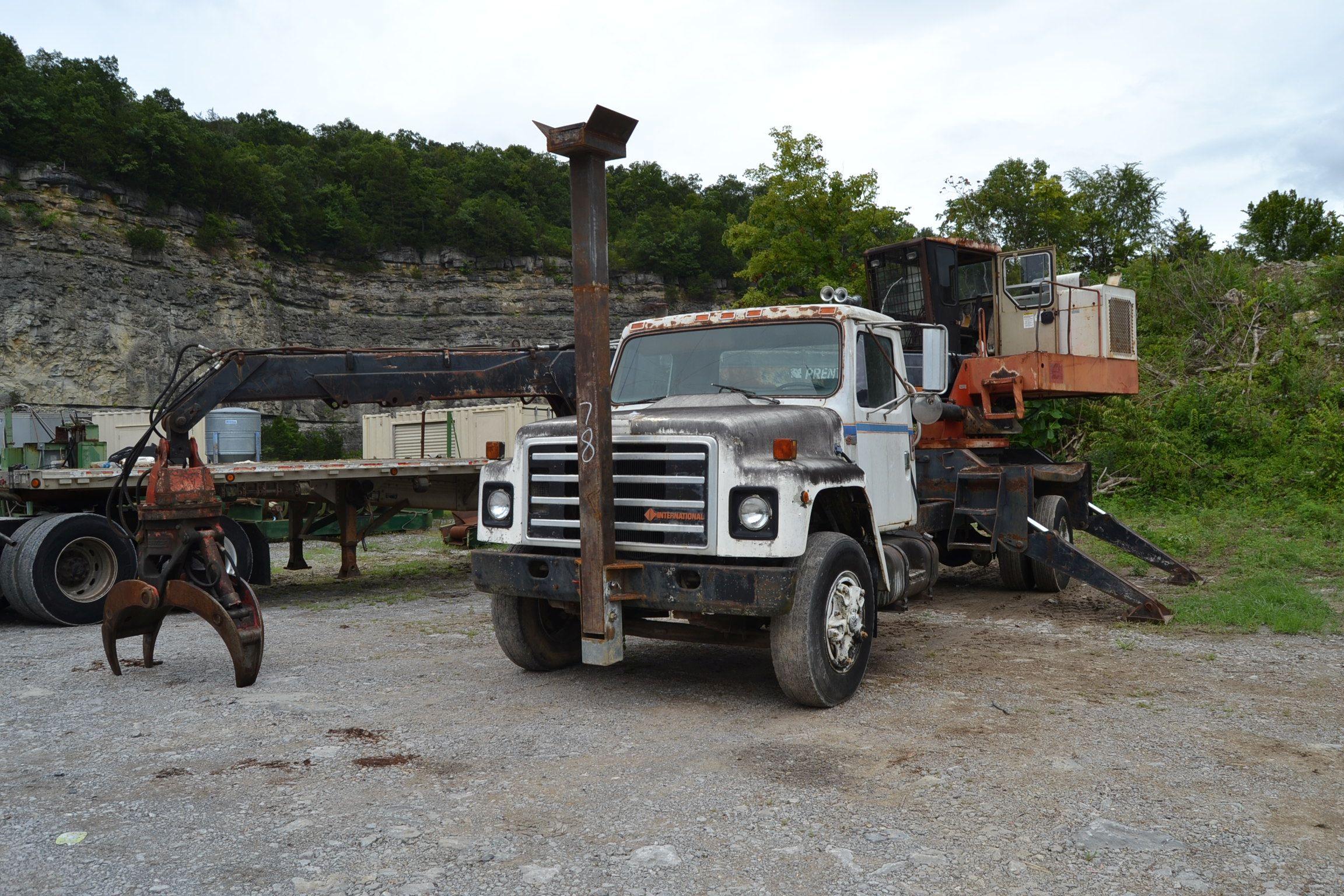 PRENTICE 210D KNUCKLEBOOM LOAER W/ CONT GRAPPLE W/SAW PACKAGE HOOK UP MOUNTED ON INTERNATIONAL SINGL