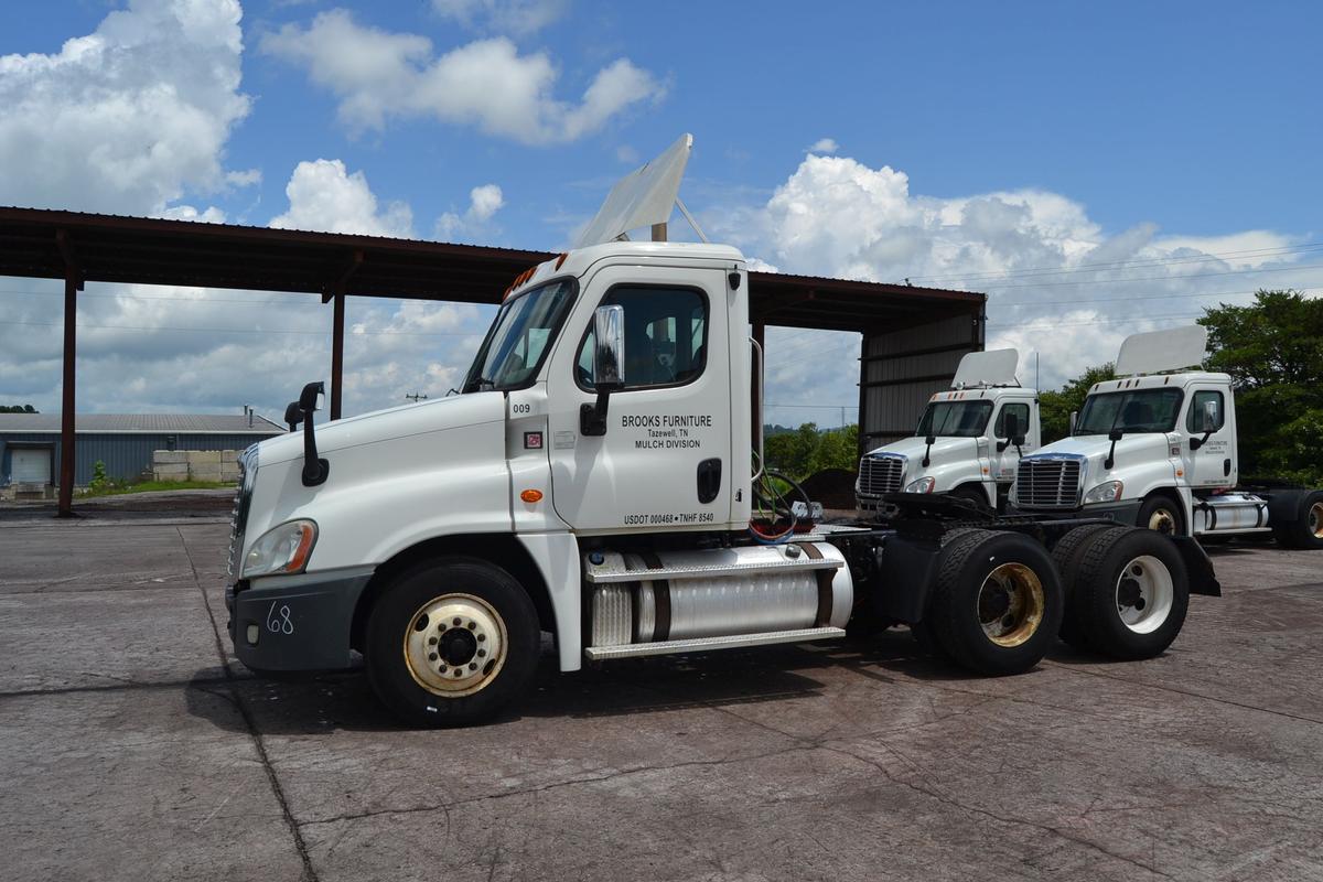 2013 FREIGHTLINER DAY CAB ROAD TRACTOR