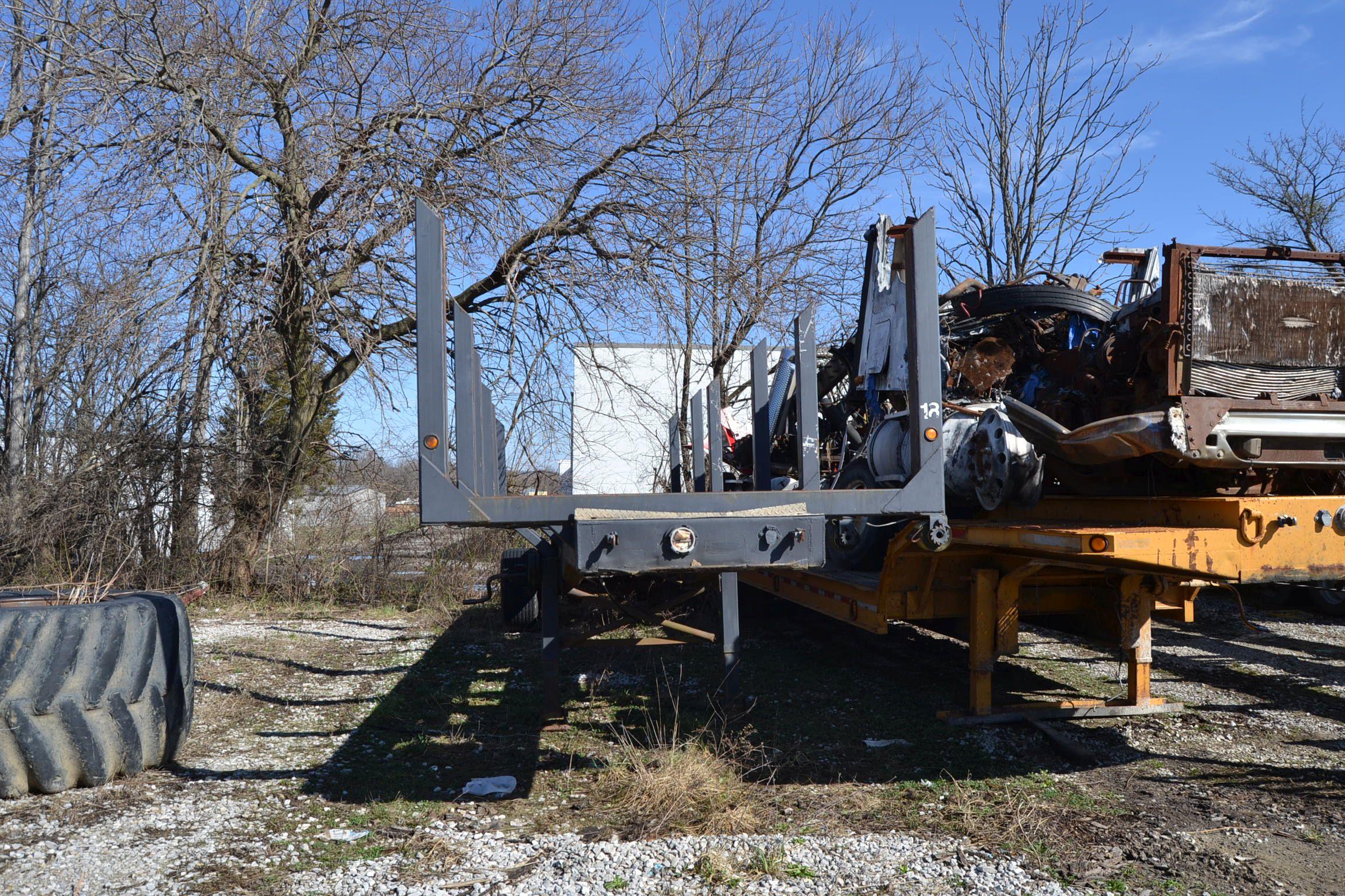 1976 STOUGHTON 40' TRIPLE BUNK LOG TRAILER VIN#62976231 (HAVE TITLE, MAY TAKE UP TO 30 DAYS TO RECIE