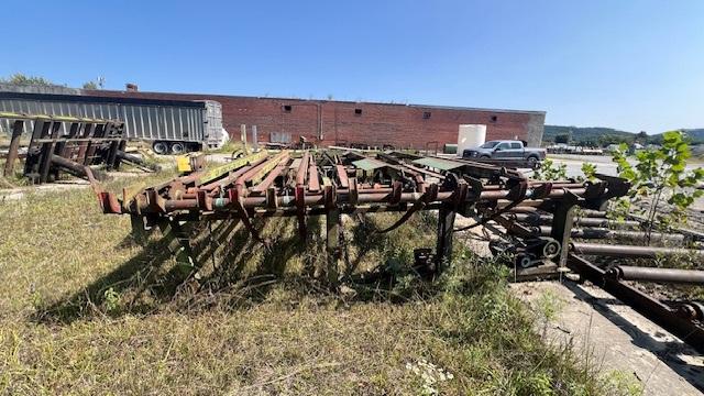 IRVINGTON MOORE 7' STACKER W/BREAK DOWN W/INFEED CHAIN LOCATIED IN ELKINS WV