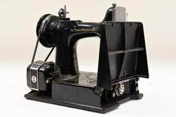 Singer Featherweight Sewing Machine In Case