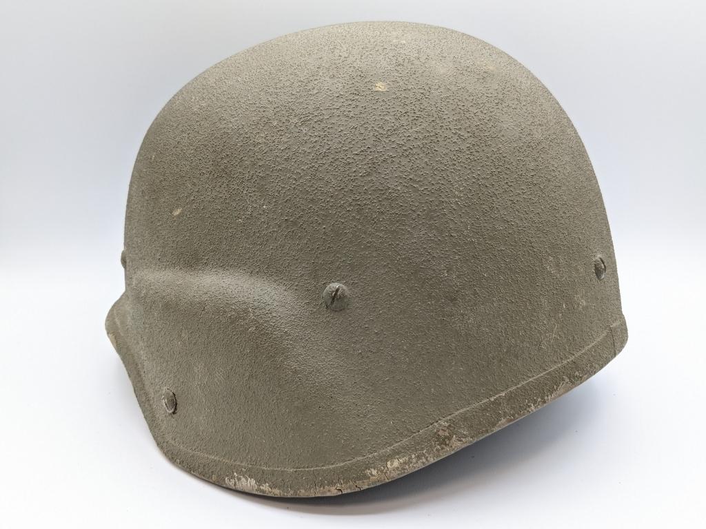 US Military Balistic Helmet w/ Liner.