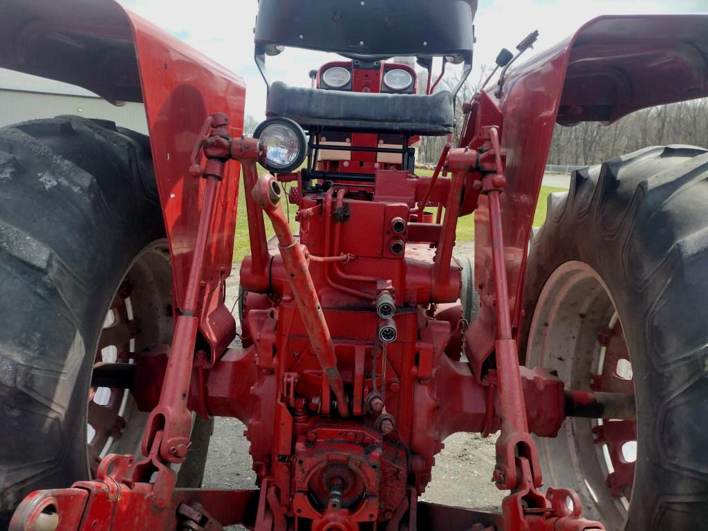 1966 Farmall 806 Diesel