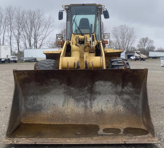 1995 John Deere 624G Loader