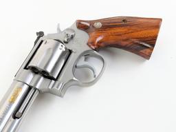 Smith & Wesson Michigan Law Enforcement 100th Anni 686-1 .357 Mag Revolver w/ Display