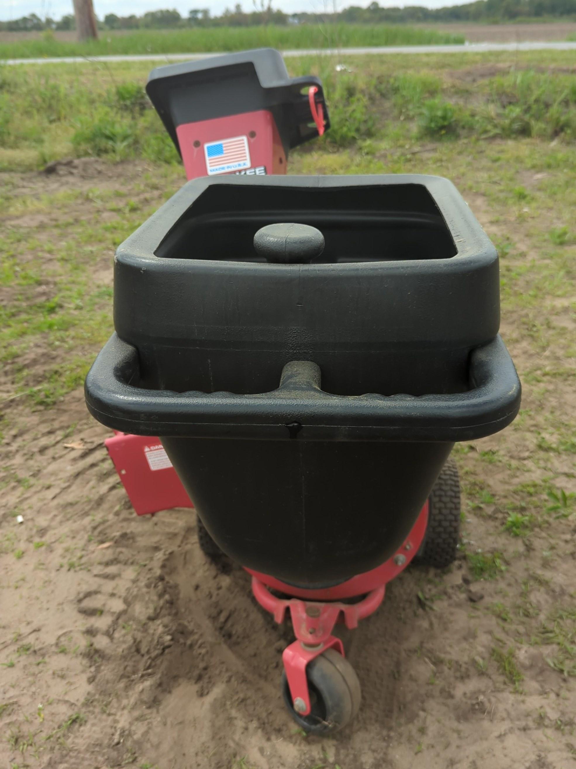 Huskee Mobile Chipper/Shredder (Model 21-53257)