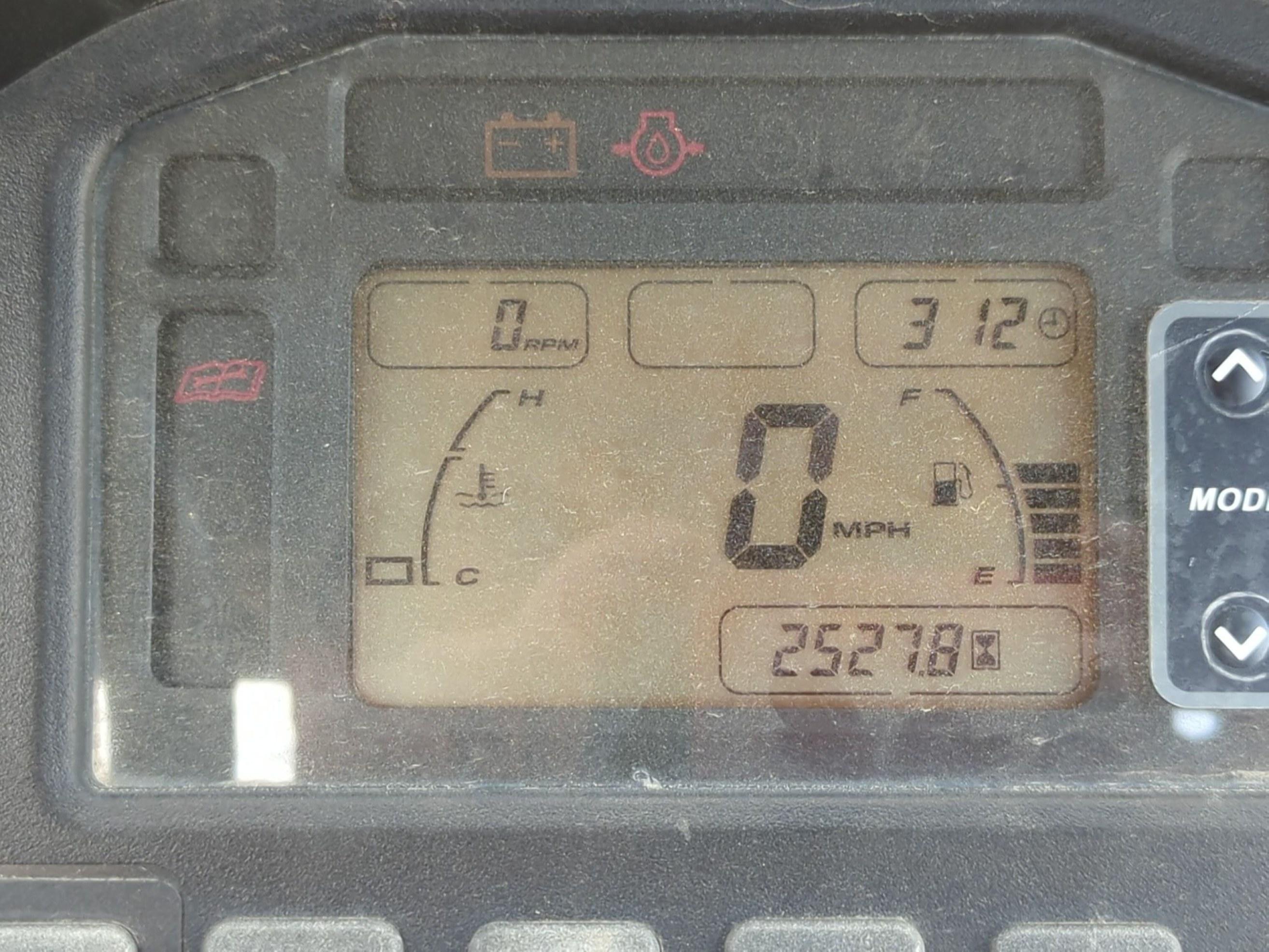 John Deere Gator 825i