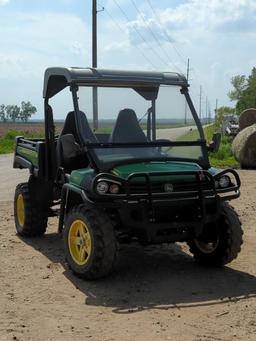 John Deere Gator 825i