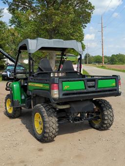 John Deere Gator 825i