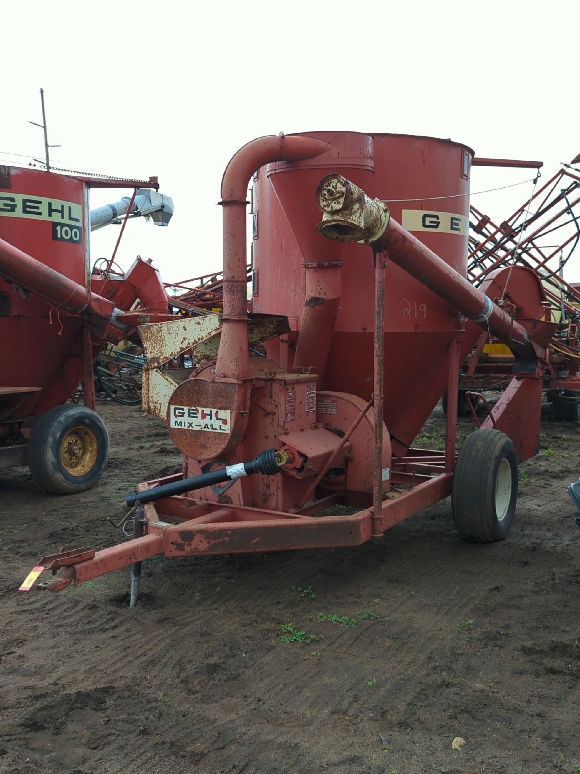 GEHL Mix All (Model 65 MX)