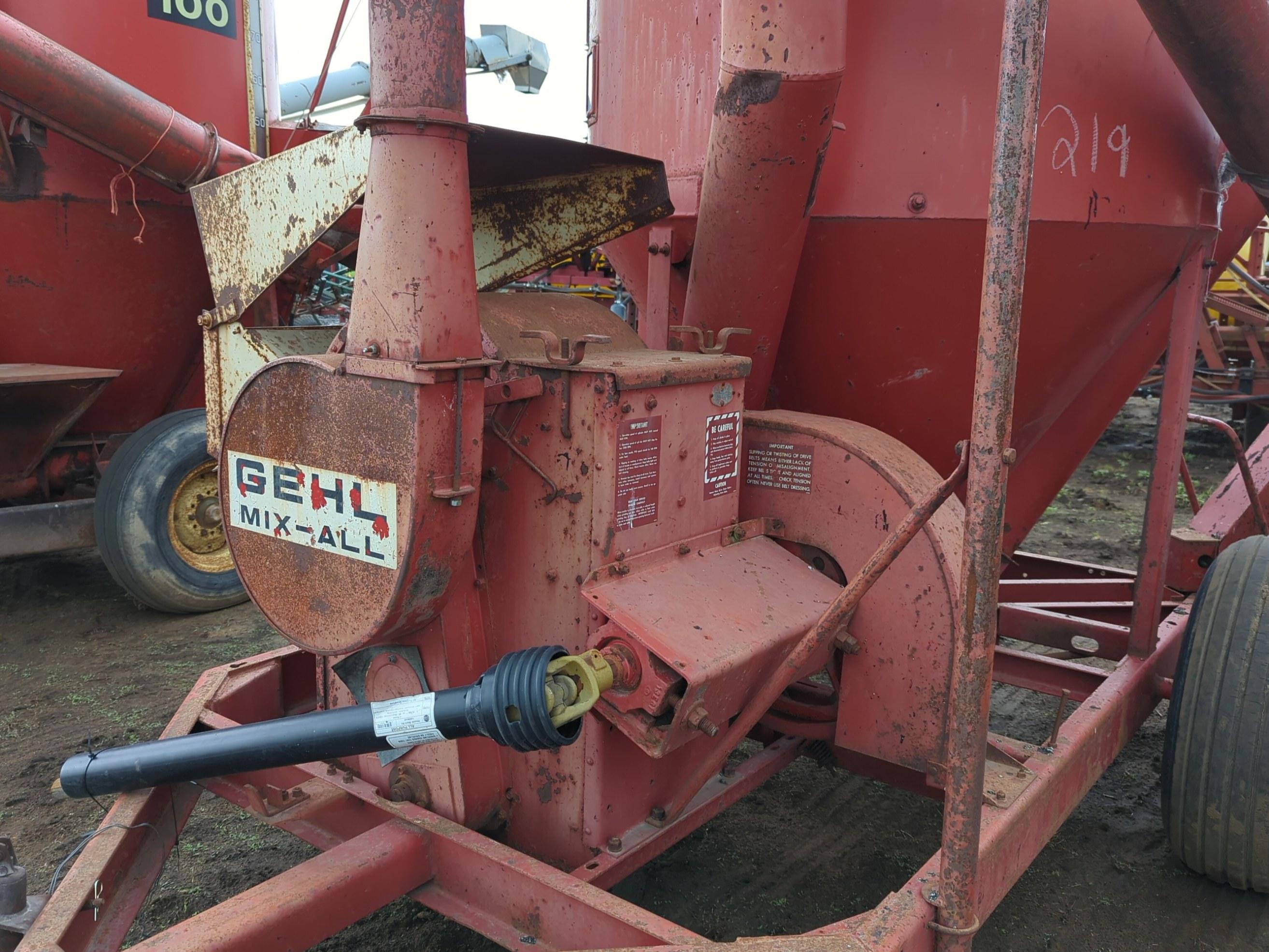 GEHL Mix All (Model 65 MX)
