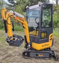 AGT Industrial QK18RXS-C Mini Excavator
