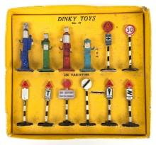 Dinky Toys No. 47 Gas Pump & Sign Set