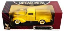 1/18 Scale Road Signatures 1937 Studebaker Coupe Express Truck
