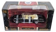 1/24 Scale Road Signature 1956 Cadillac Presidential Parade Car
