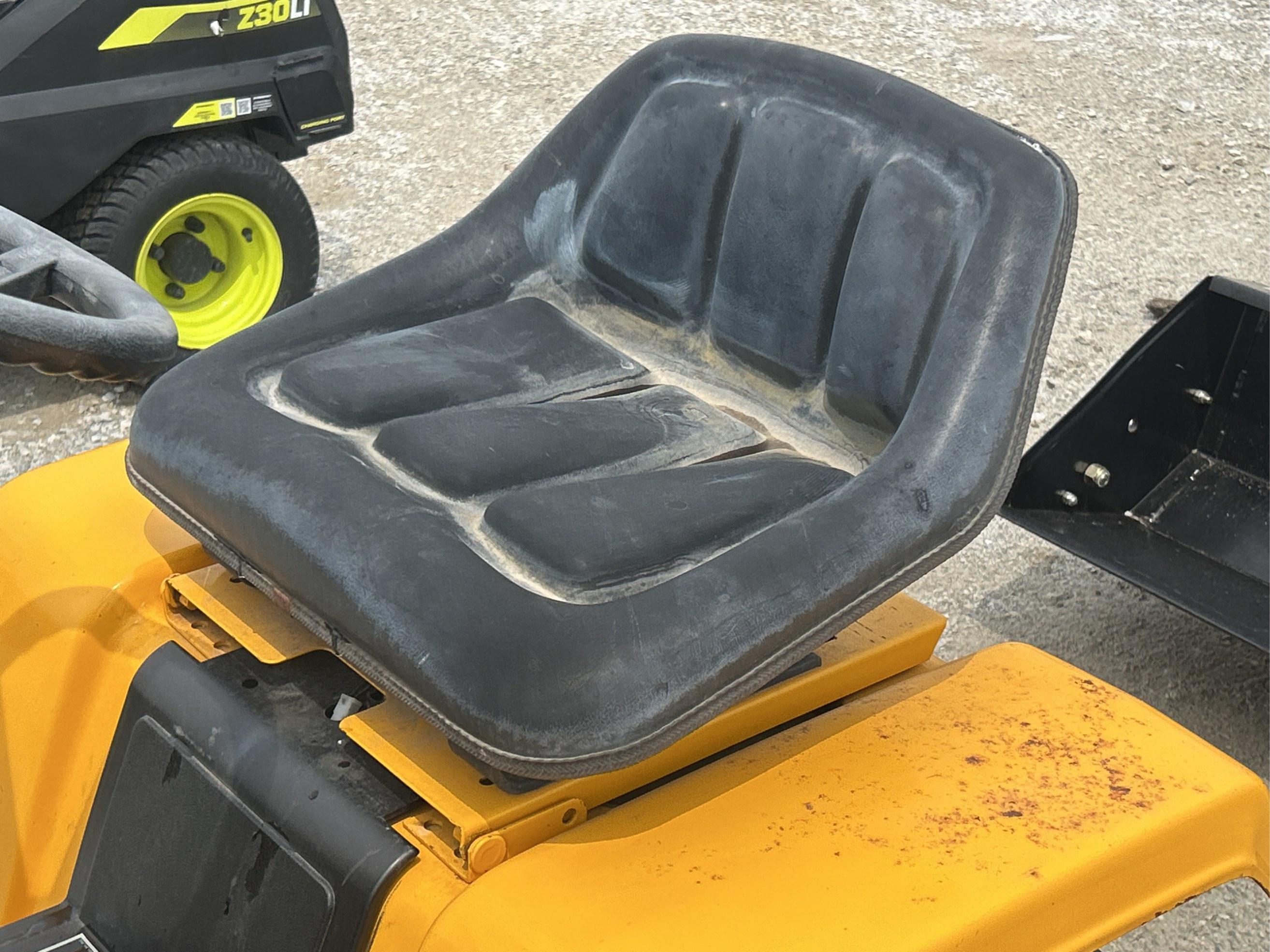 Cub Cadet 1715 Riding Lawn Mower