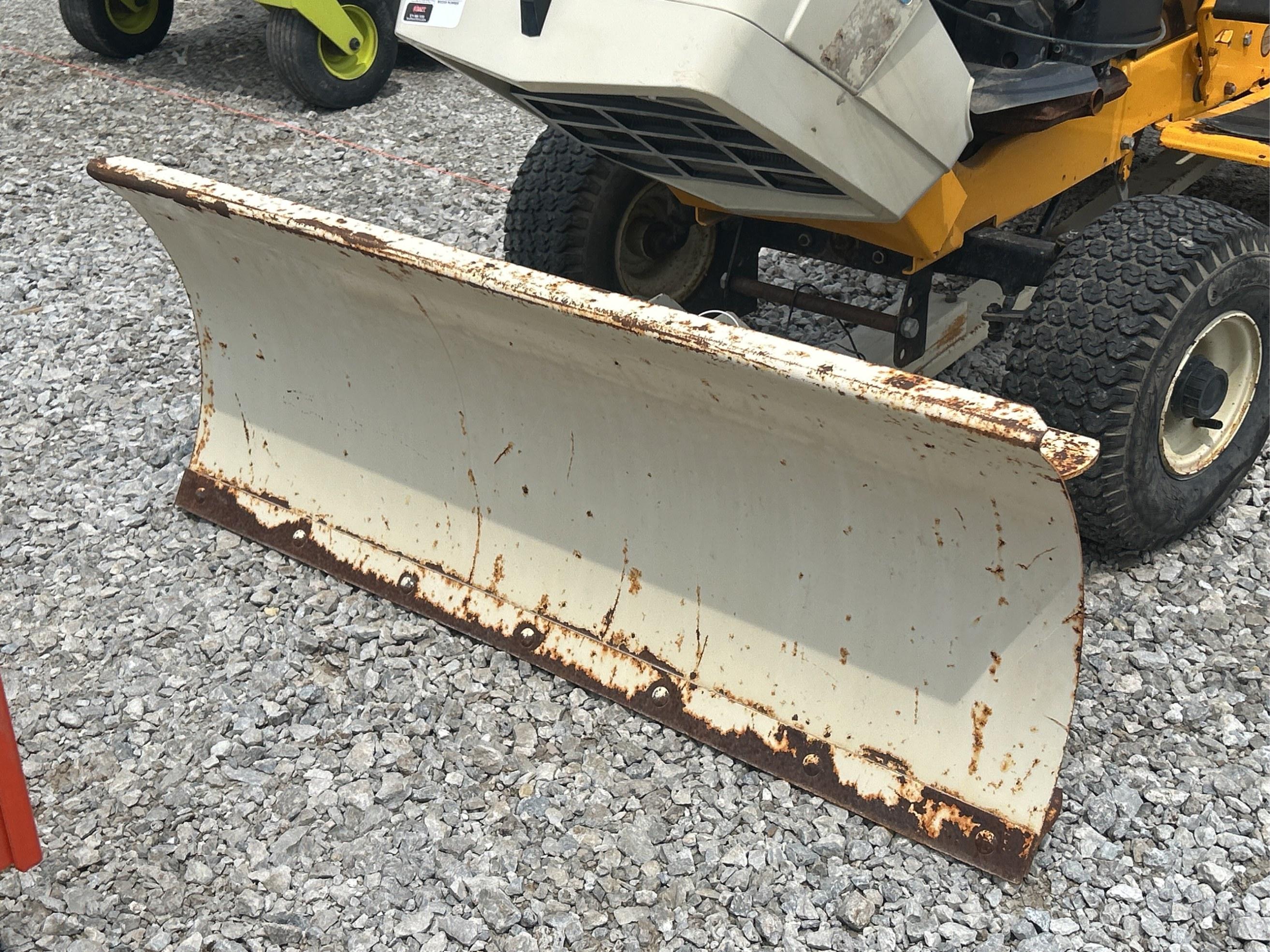 Cub Cadet 1715 Riding Lawn Mower
