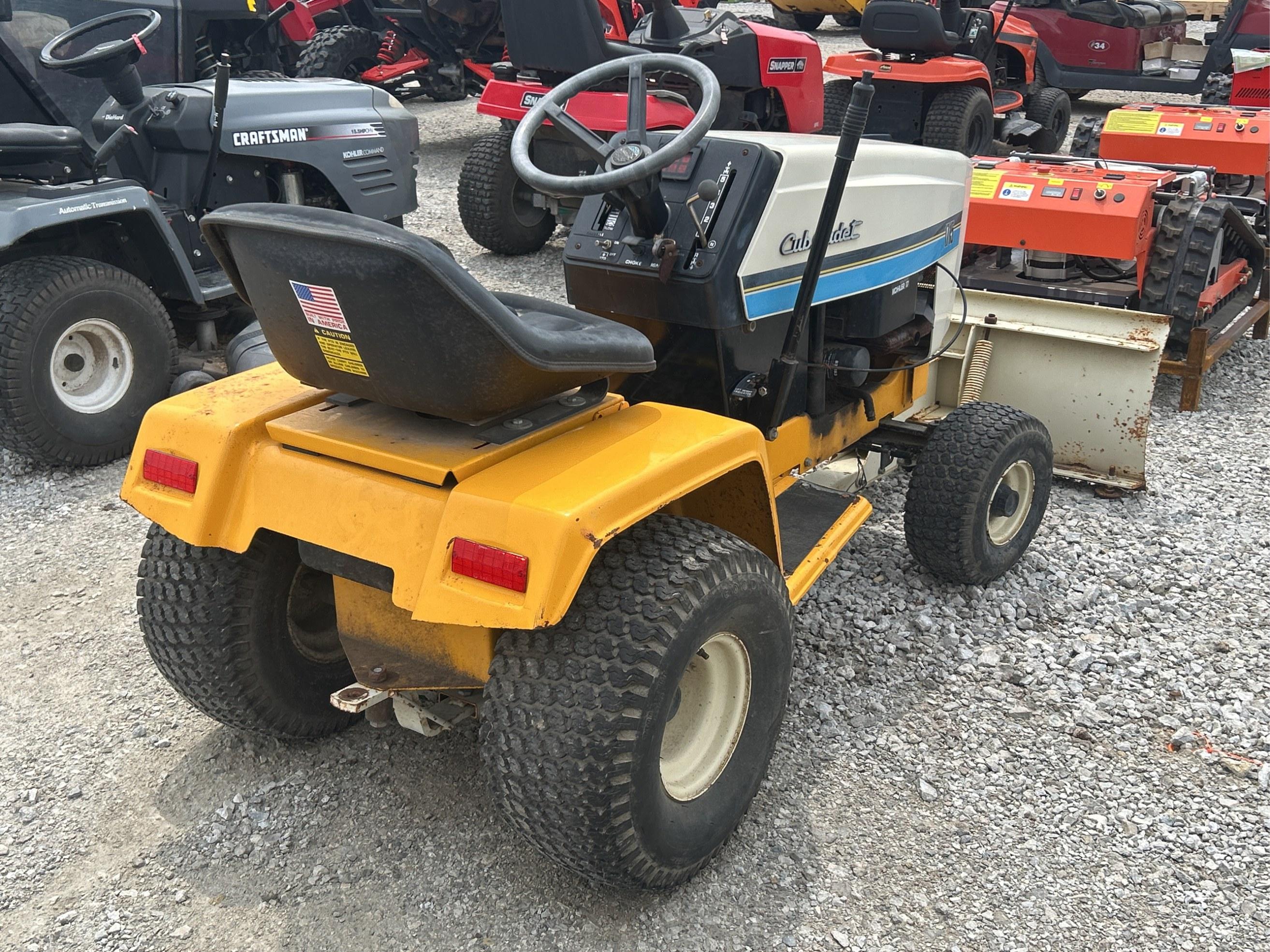 Cub Cadet 1715 Riding Lawn Mower