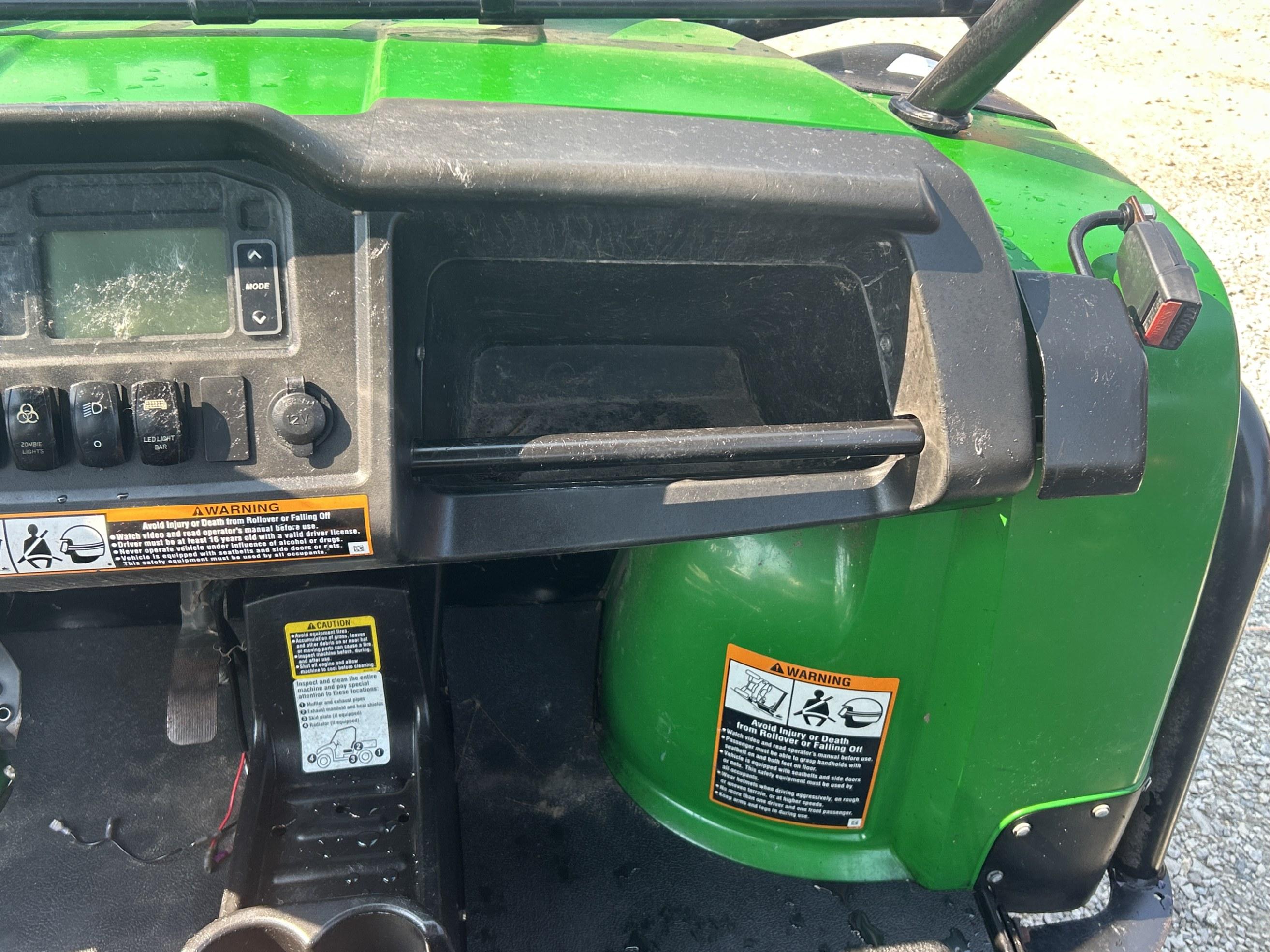 John Deere 825E XUV 4 Seater Gator