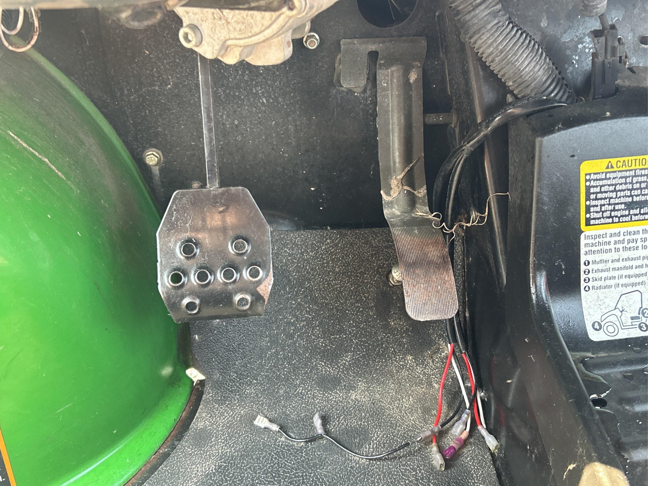 John Deere 825E XUV 4 Seater Gator