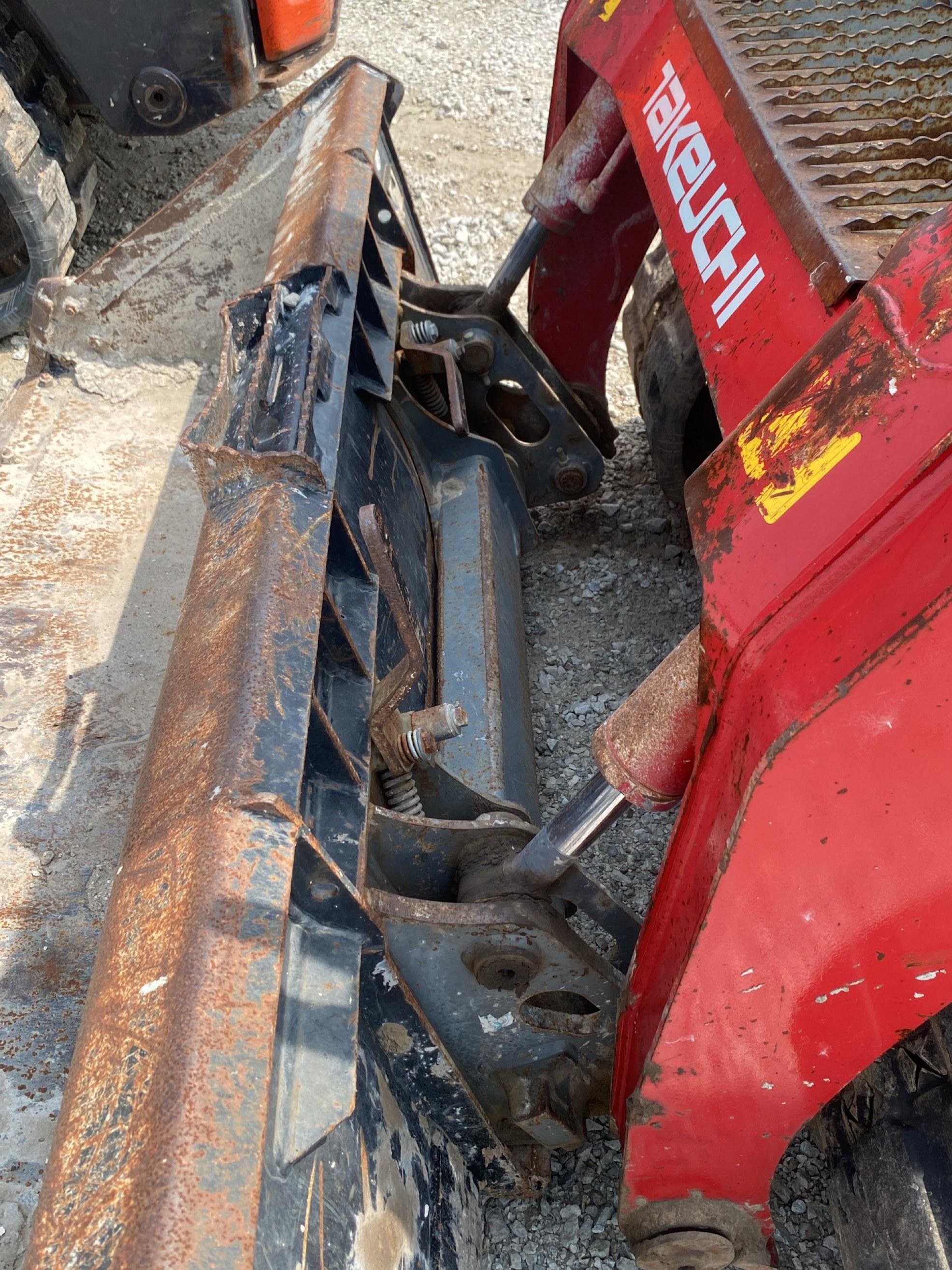 Takeuchi TL8 Tracked Skid Steer
