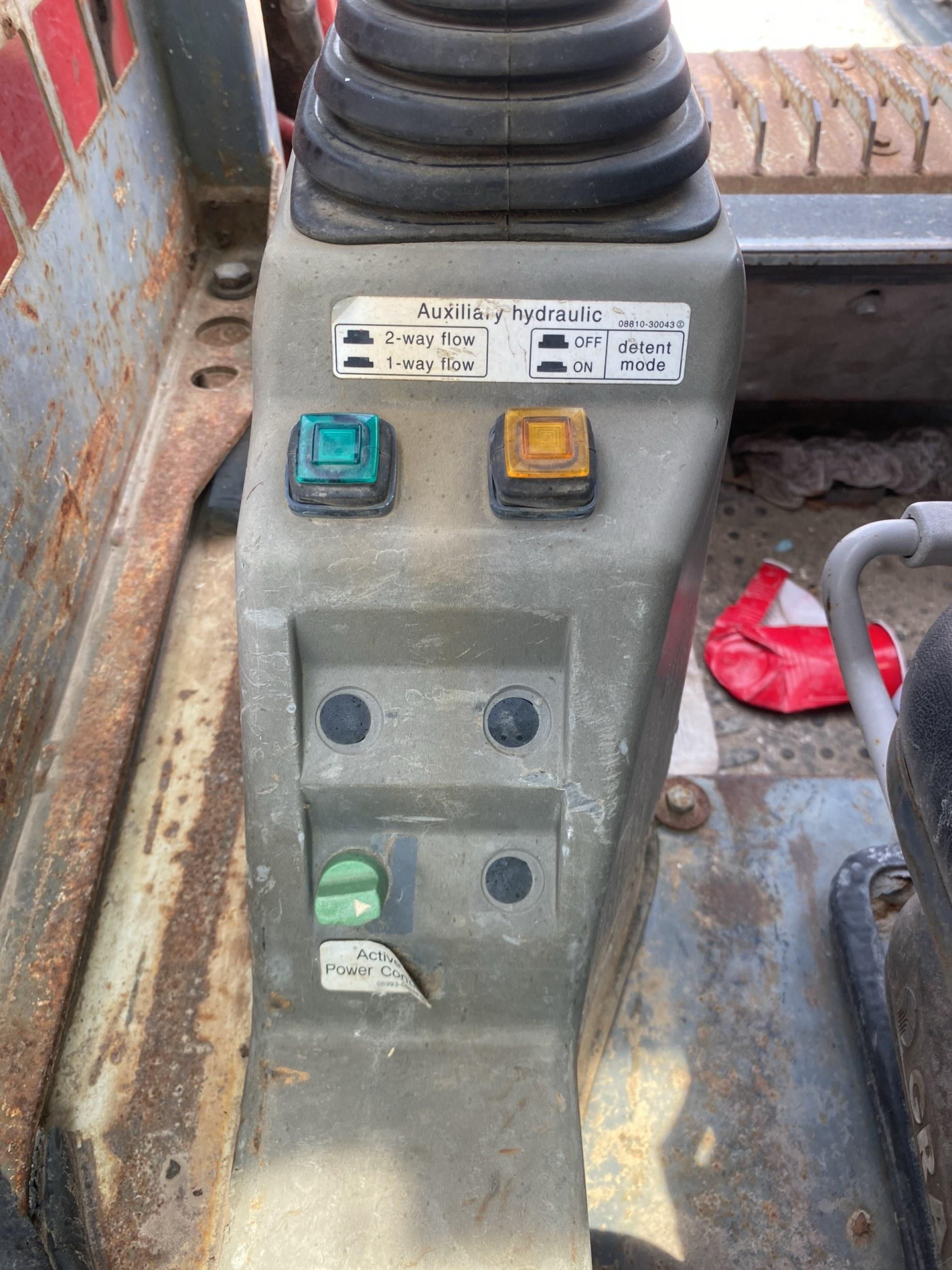 Takeuchi TL8 Tracked Skid Steer
