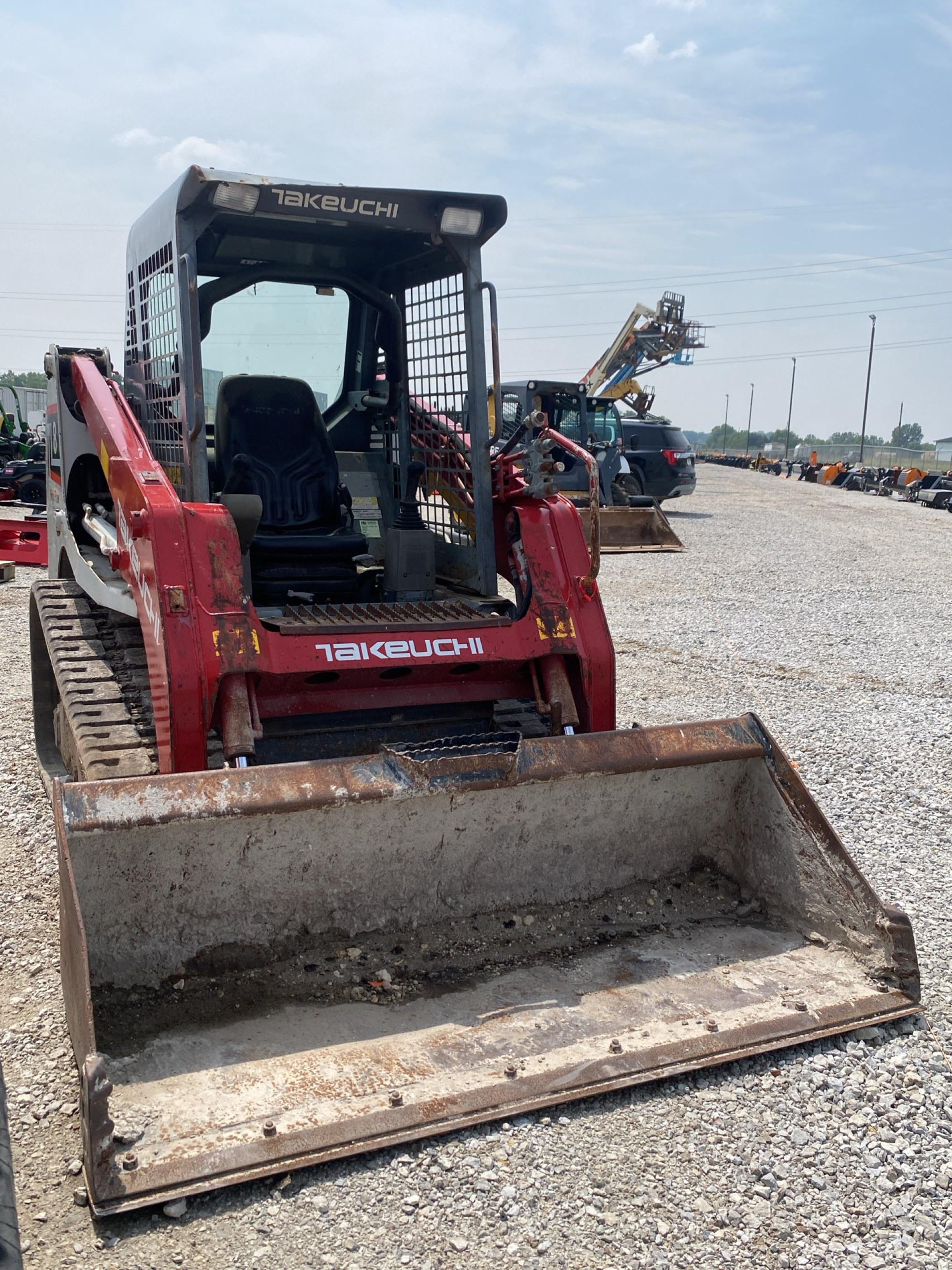Takeuchi TL8 Tracked Skid Steer