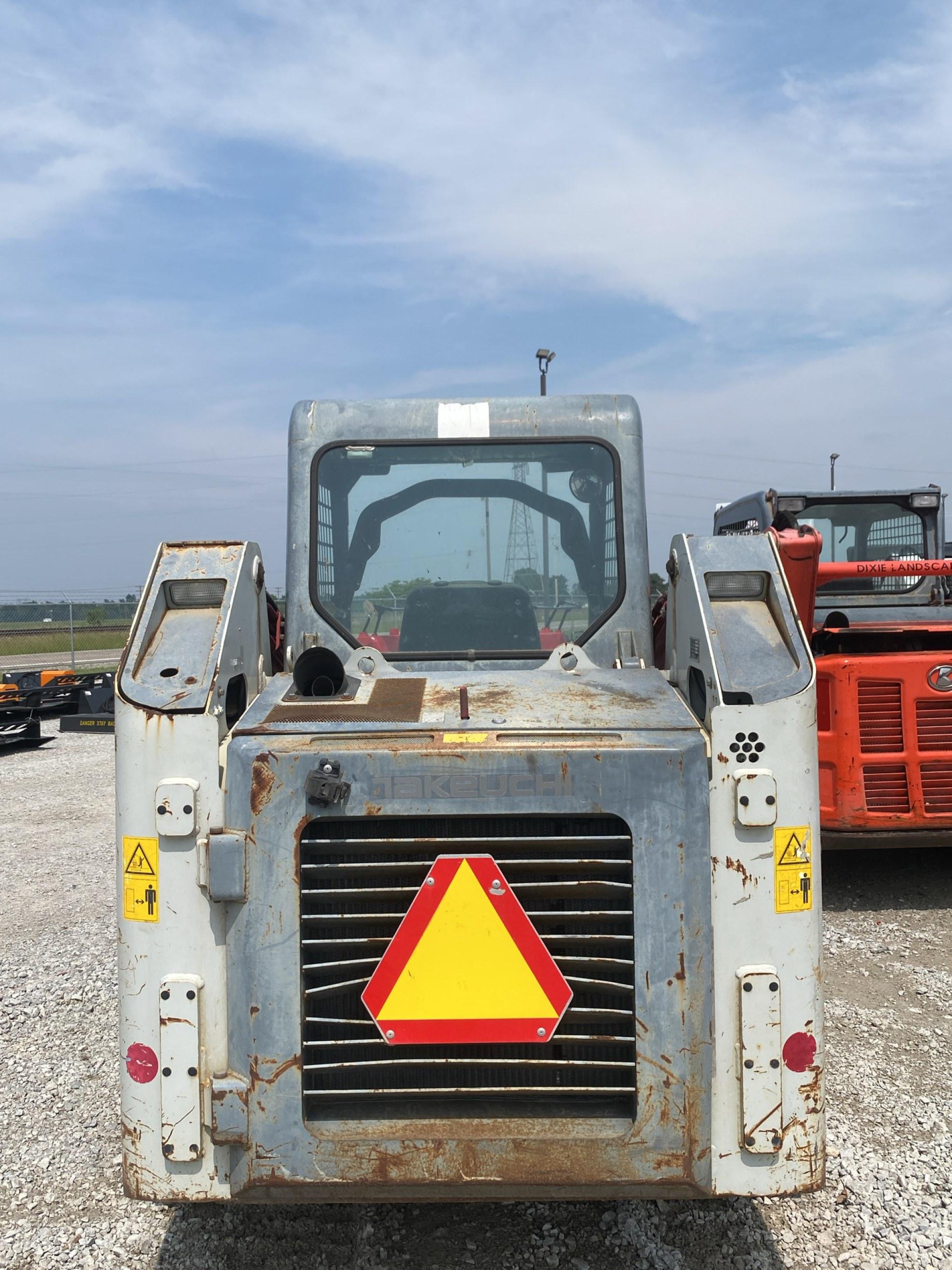 Takeuchi TL8 Tracked Skid Steer