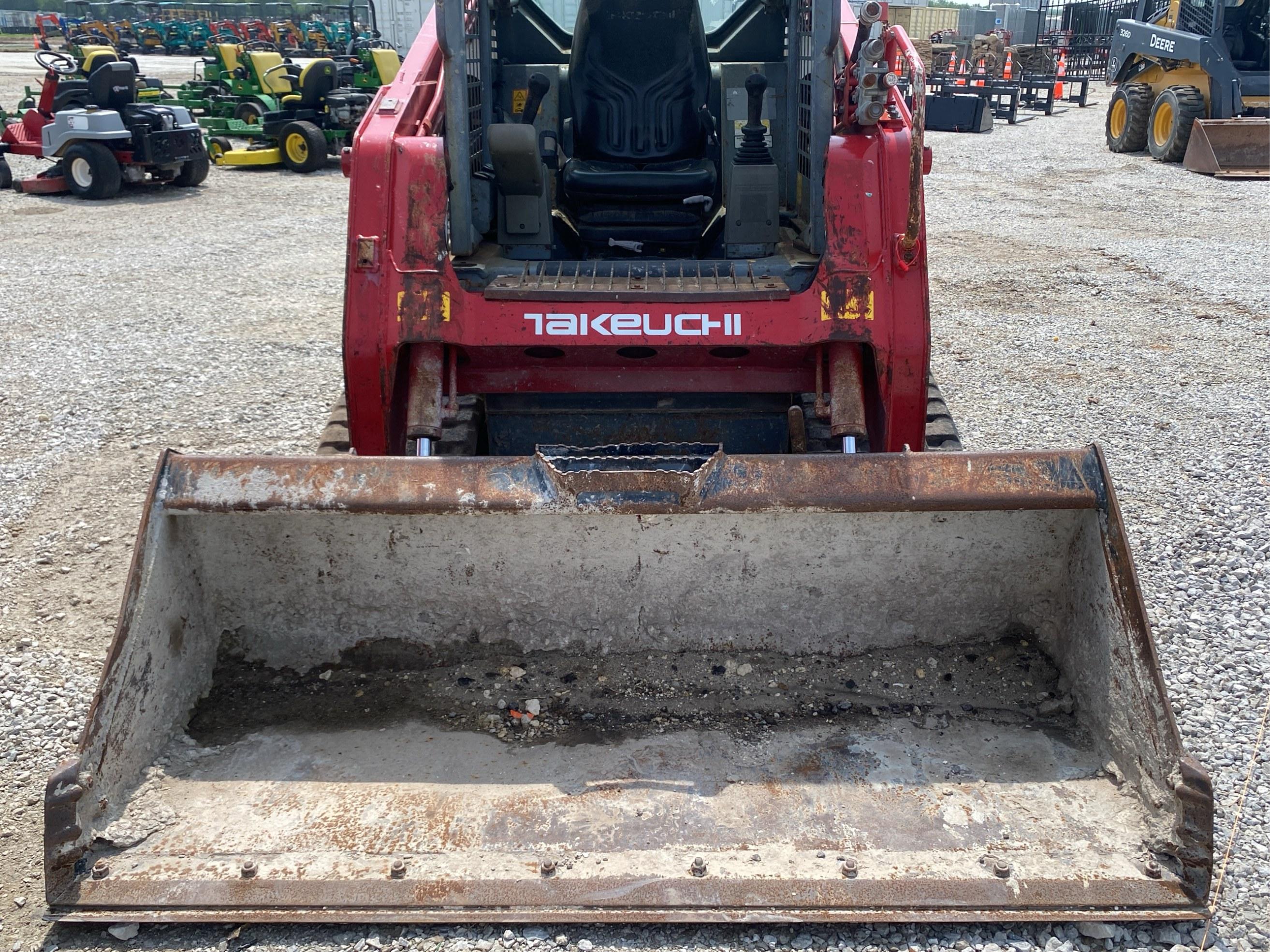 Takeuchi TL8 Tracked Skid Steer