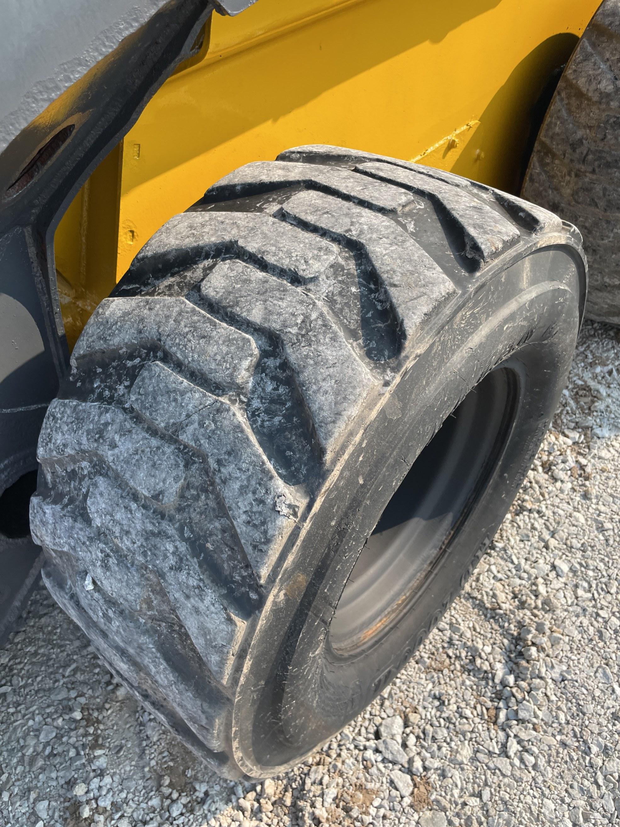 2020 Deere 330G Skid Steer Loader