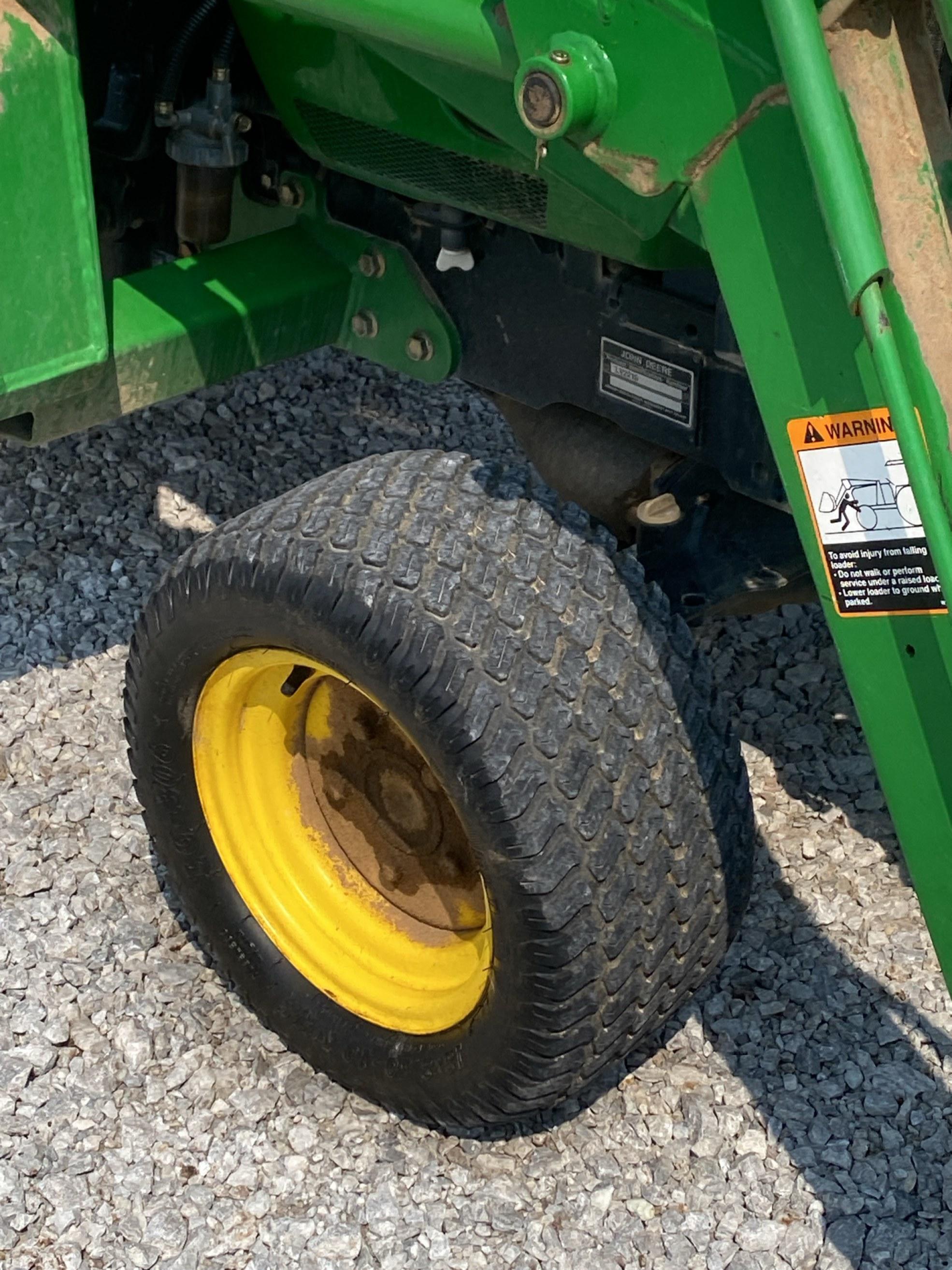 John Deere 2210 Loader Tractor