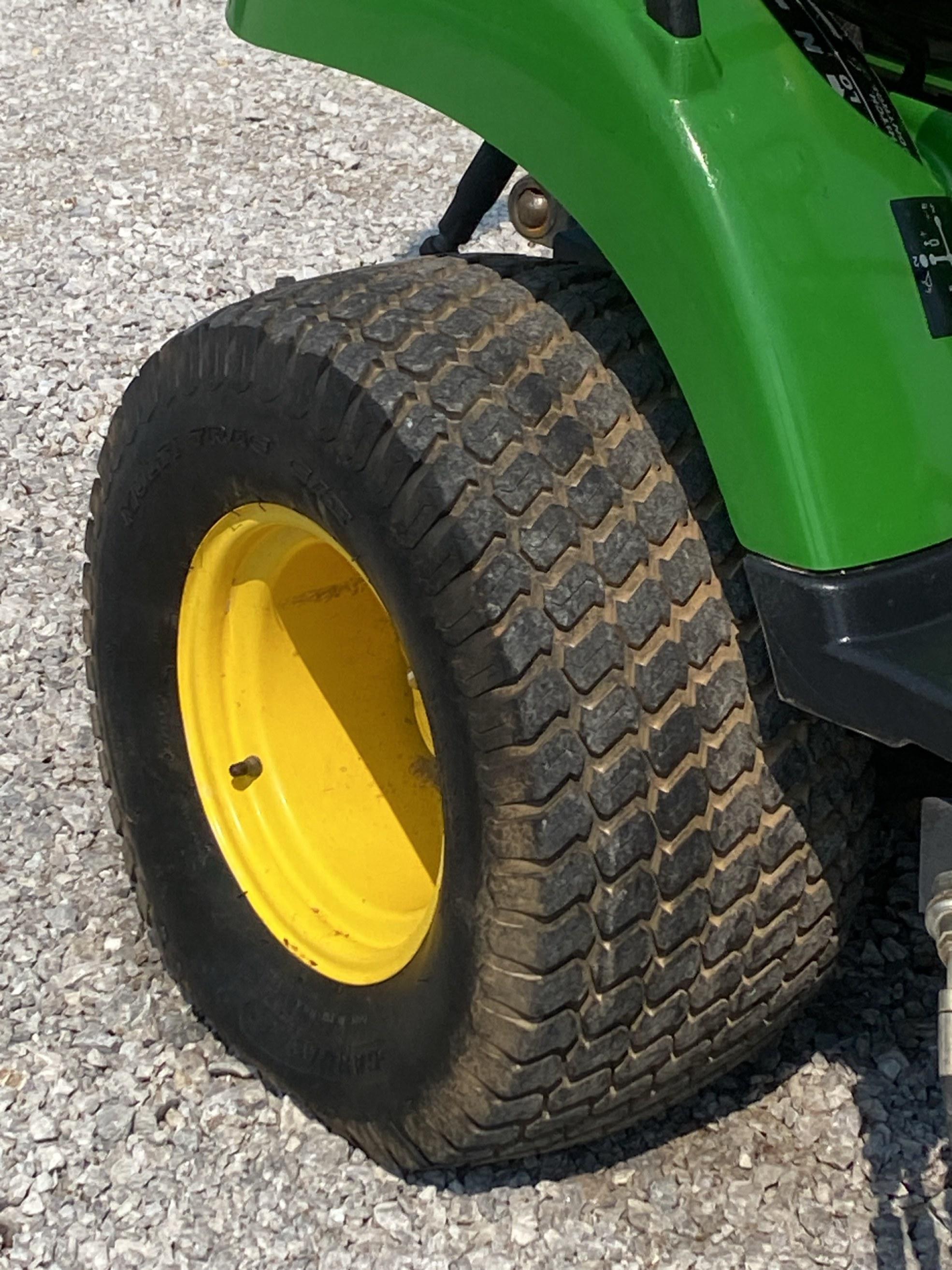 John Deere 2210 Loader Tractor