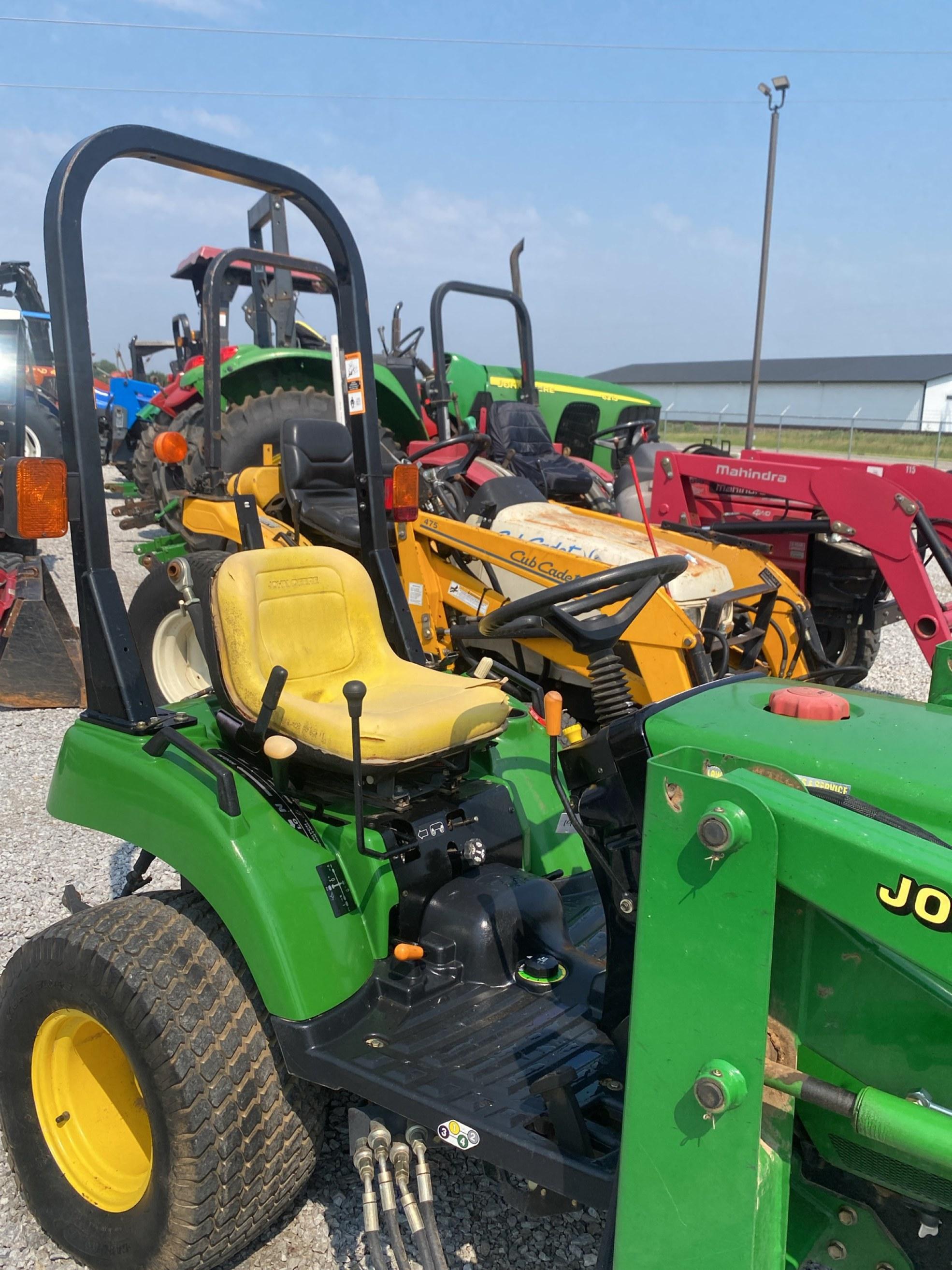 John Deere 2210 Loader Tractor