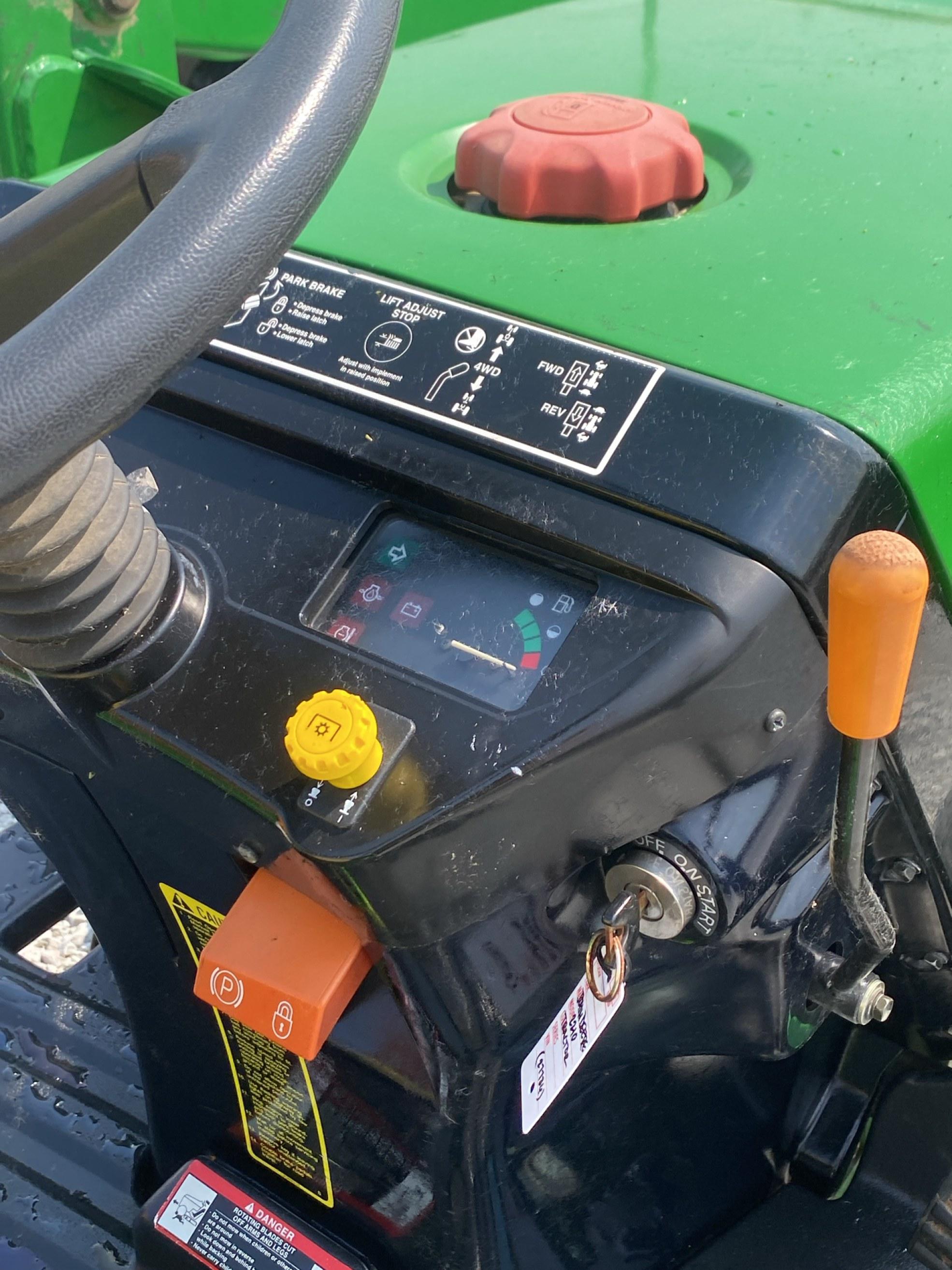 John Deere 2210 Loader Tractor