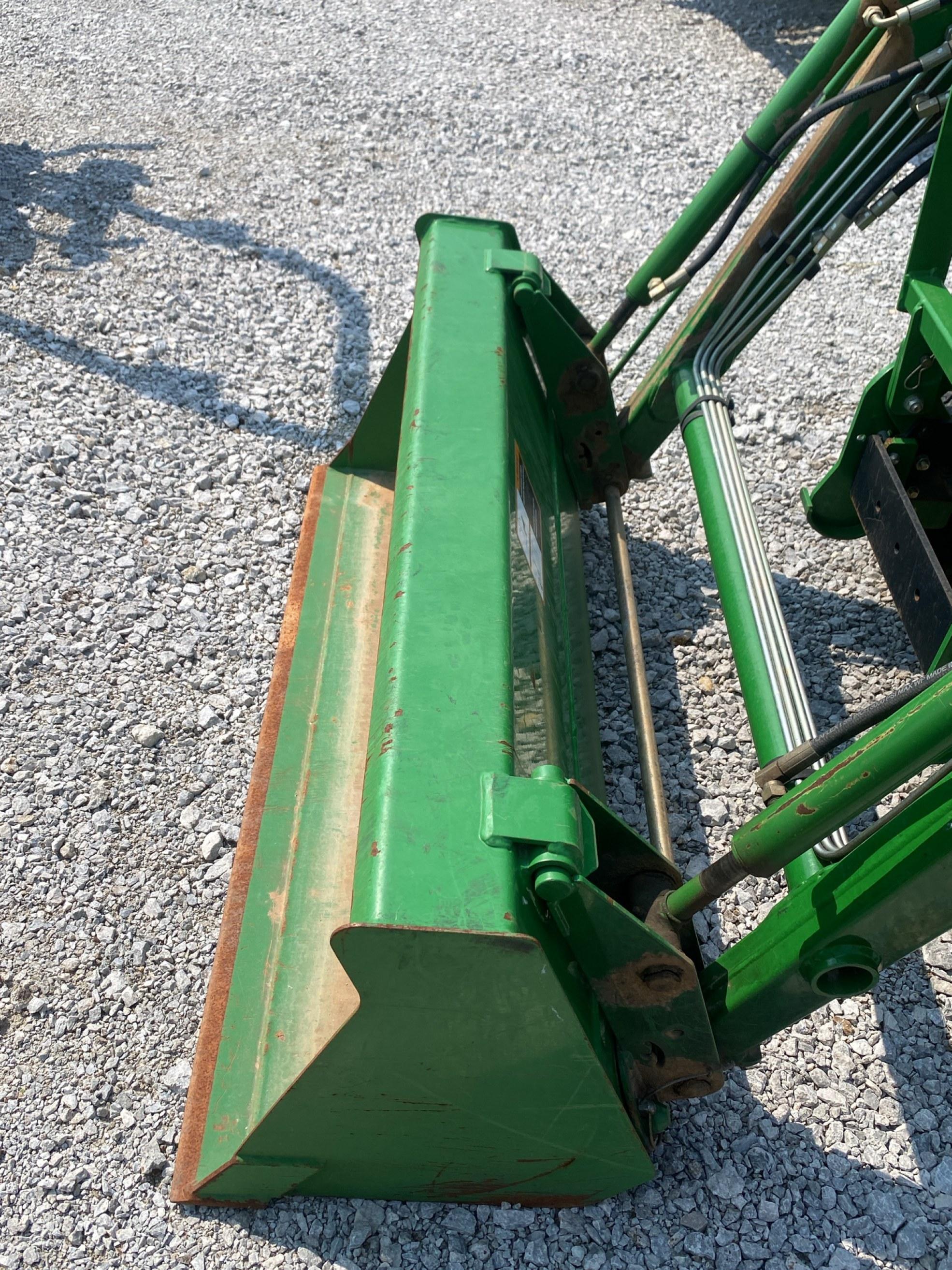 John Deere 2210 Loader Tractor
