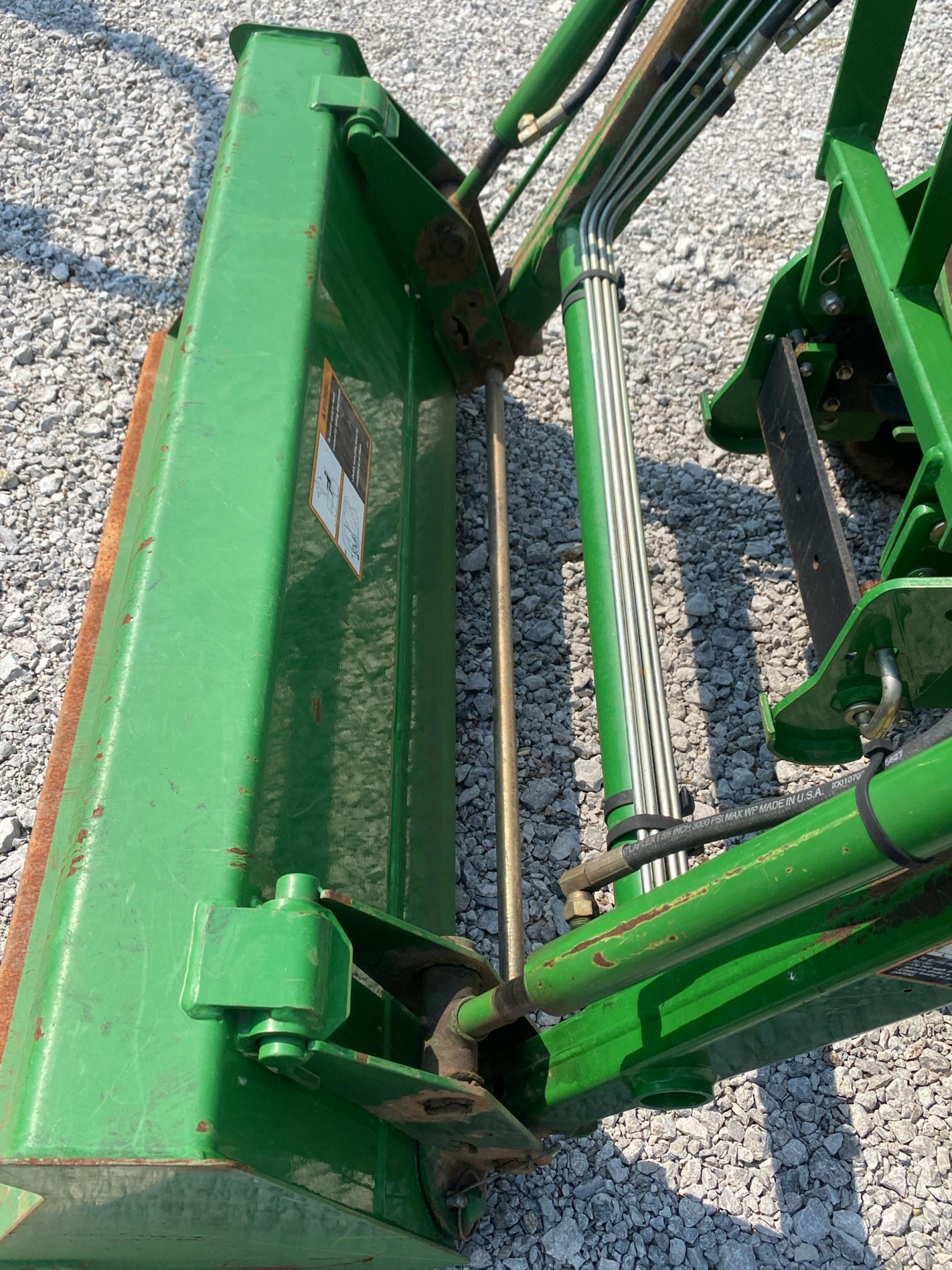 John Deere 2210 Loader Tractor