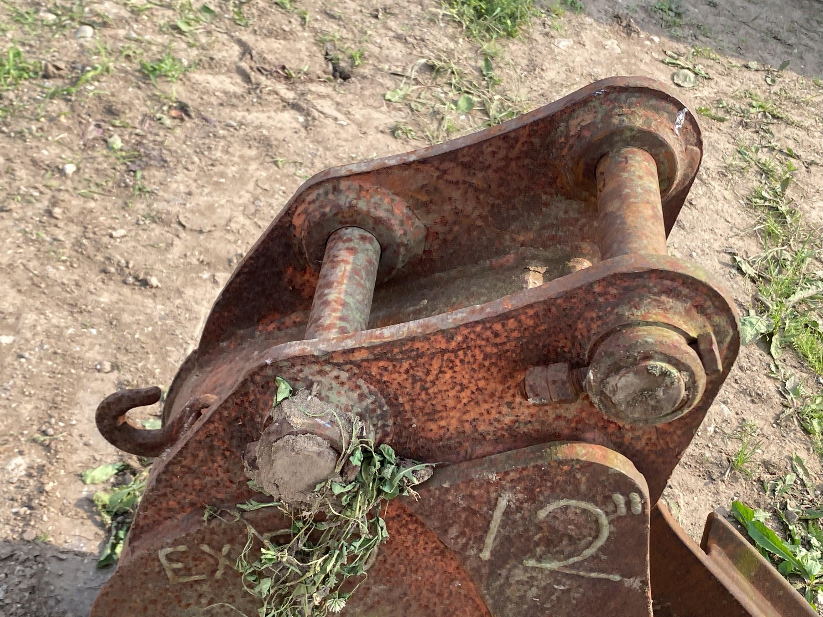 12 Excavator Bucket