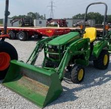 John Deere 1023E Loader Tractor