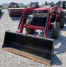 Mahindra 3016 4WD Loader Tractor