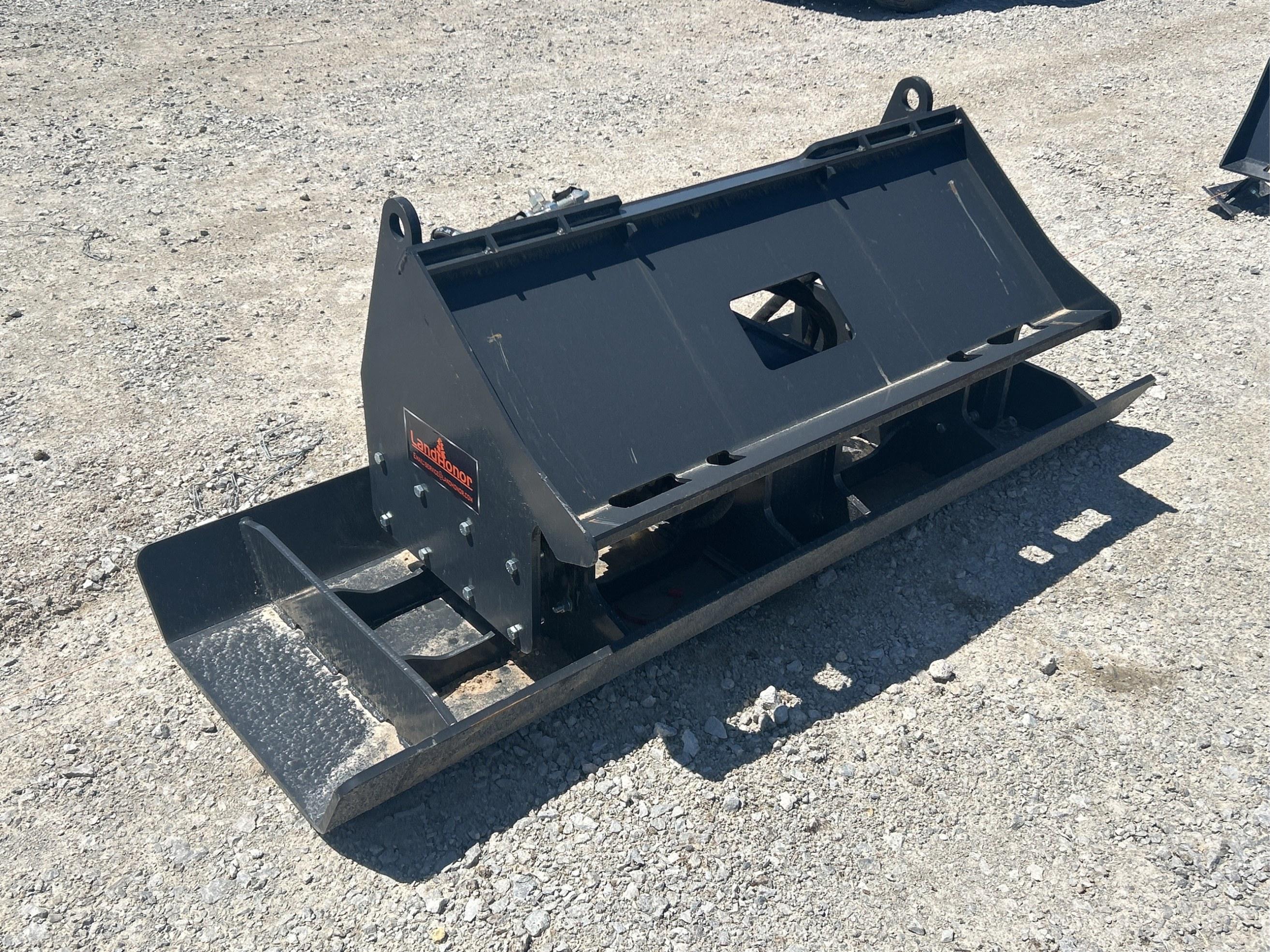 2024 LandHonor 72" Quick Attach Vibratory Plate Compactor