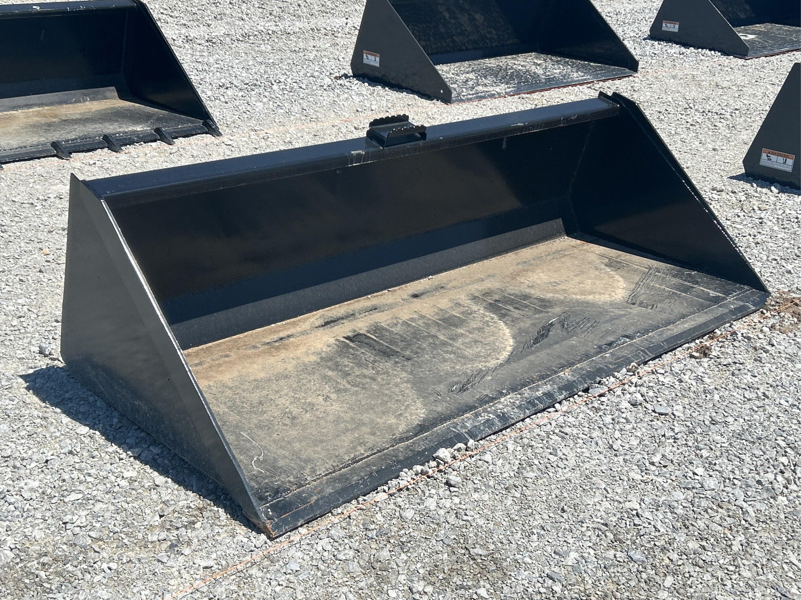 72" Quick Attach Bucket w/ Blade