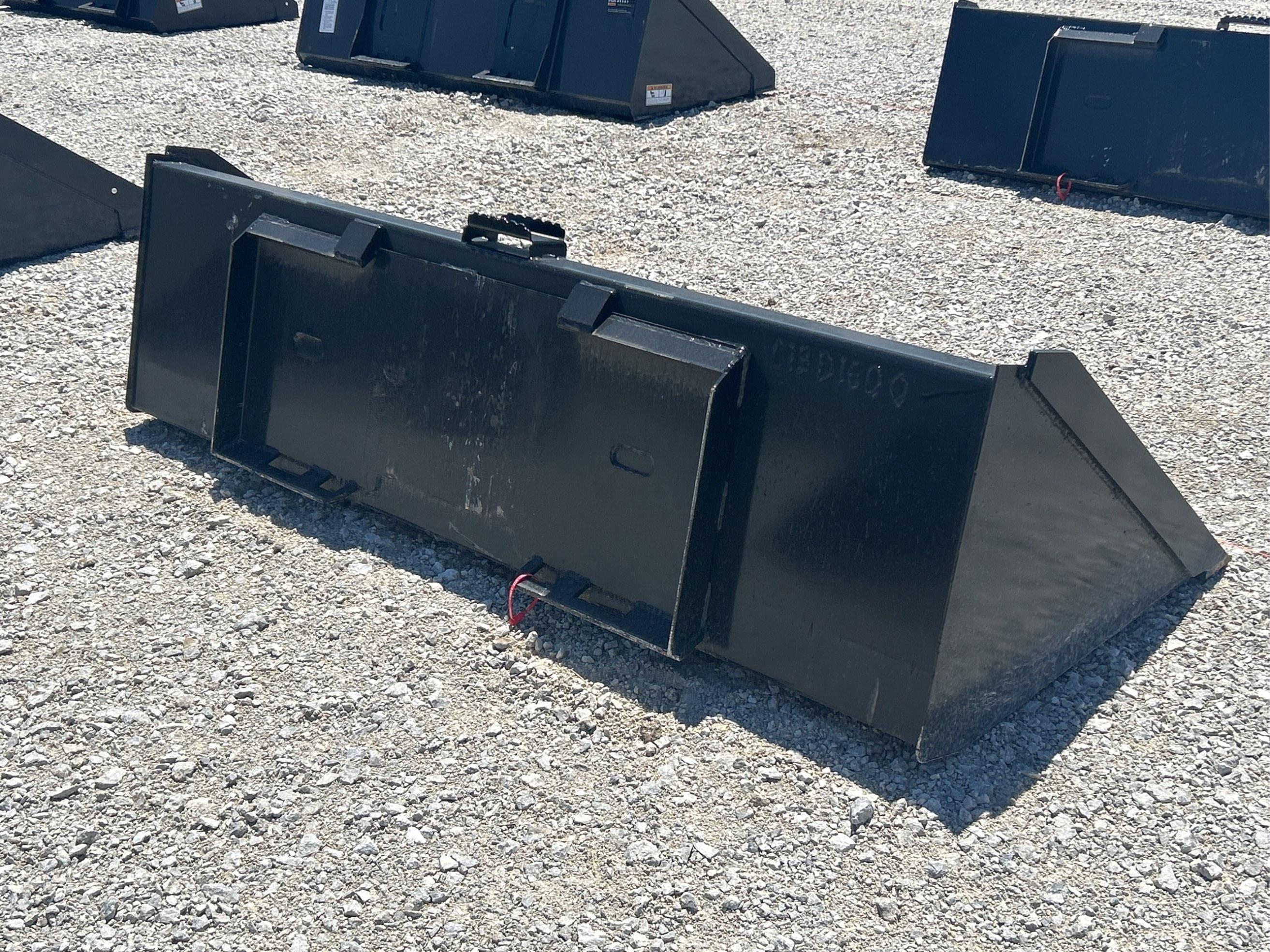 72" Quick Attach Bucket w/ Blade
