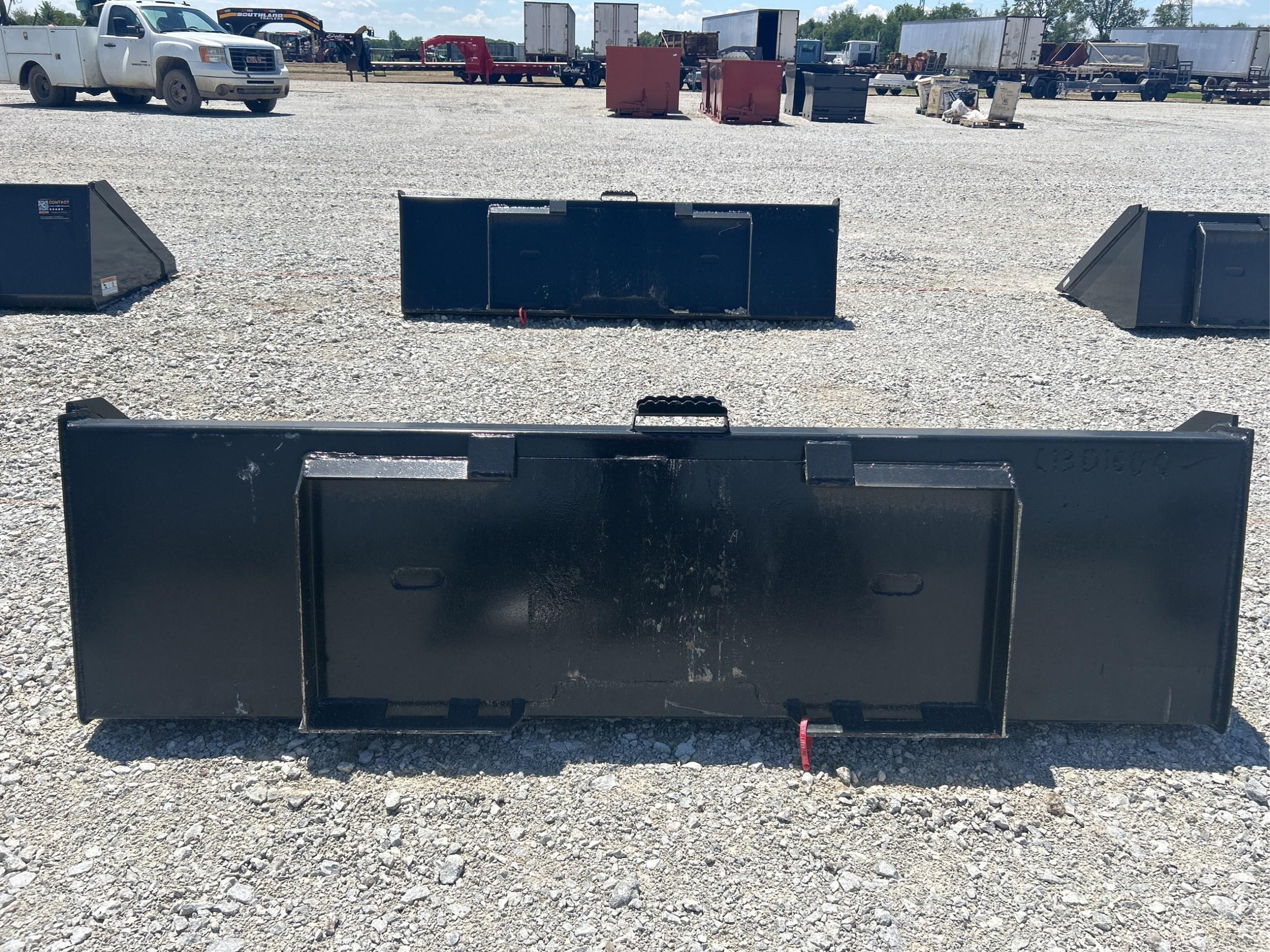 72" Quick Attach Bucket w/ Blade
