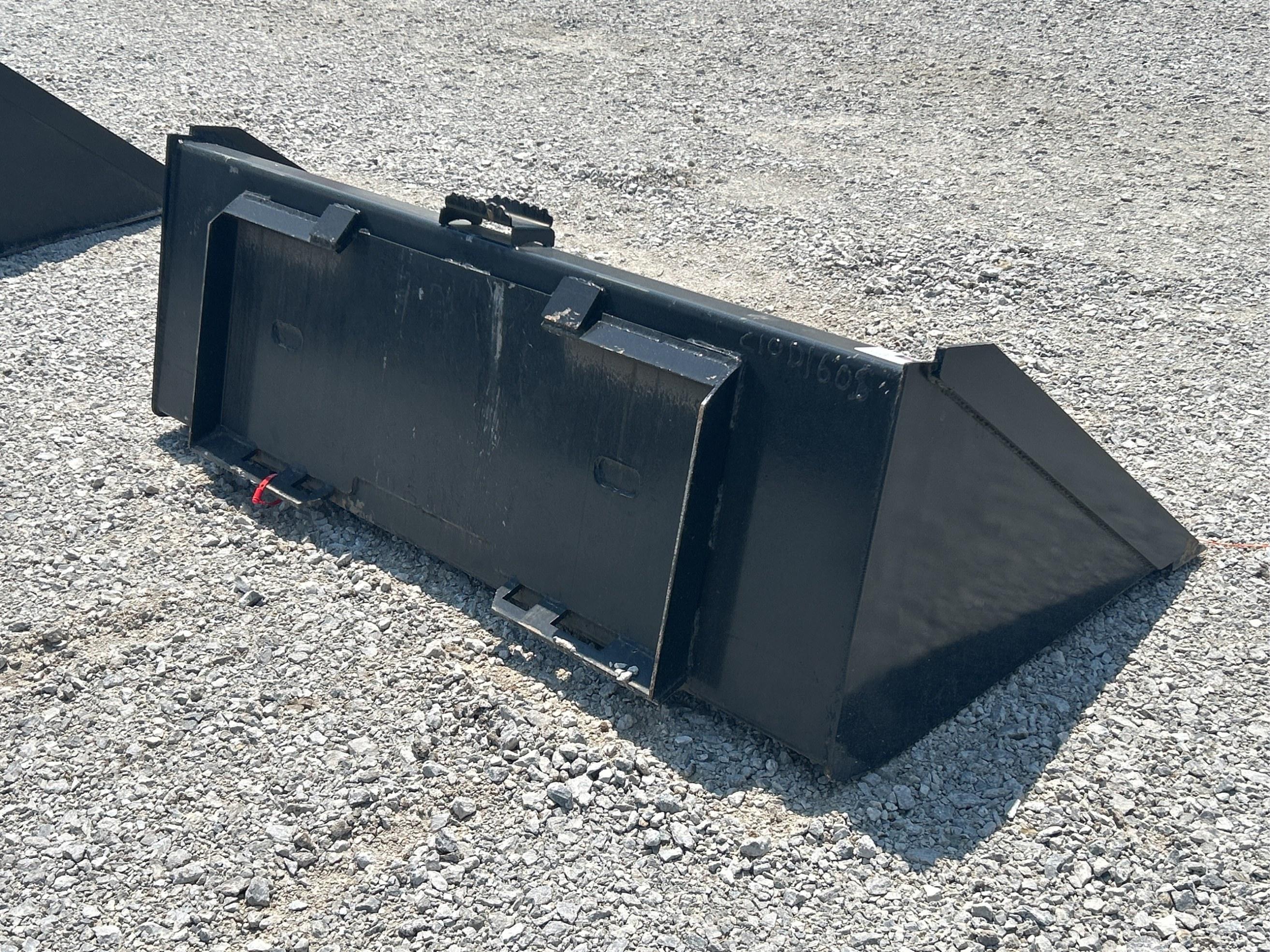 66" Quick Attach Bucket w/ Blade