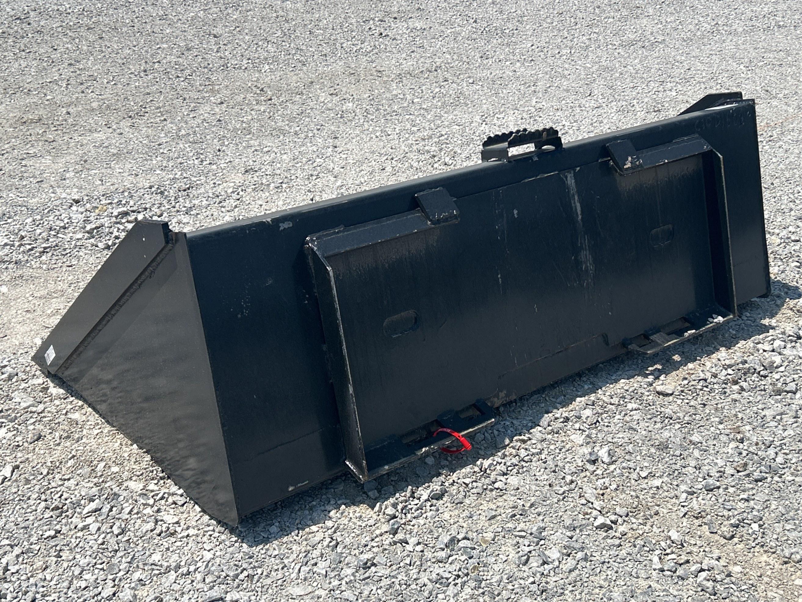 66" Quick Attach Bucket w/ Blade